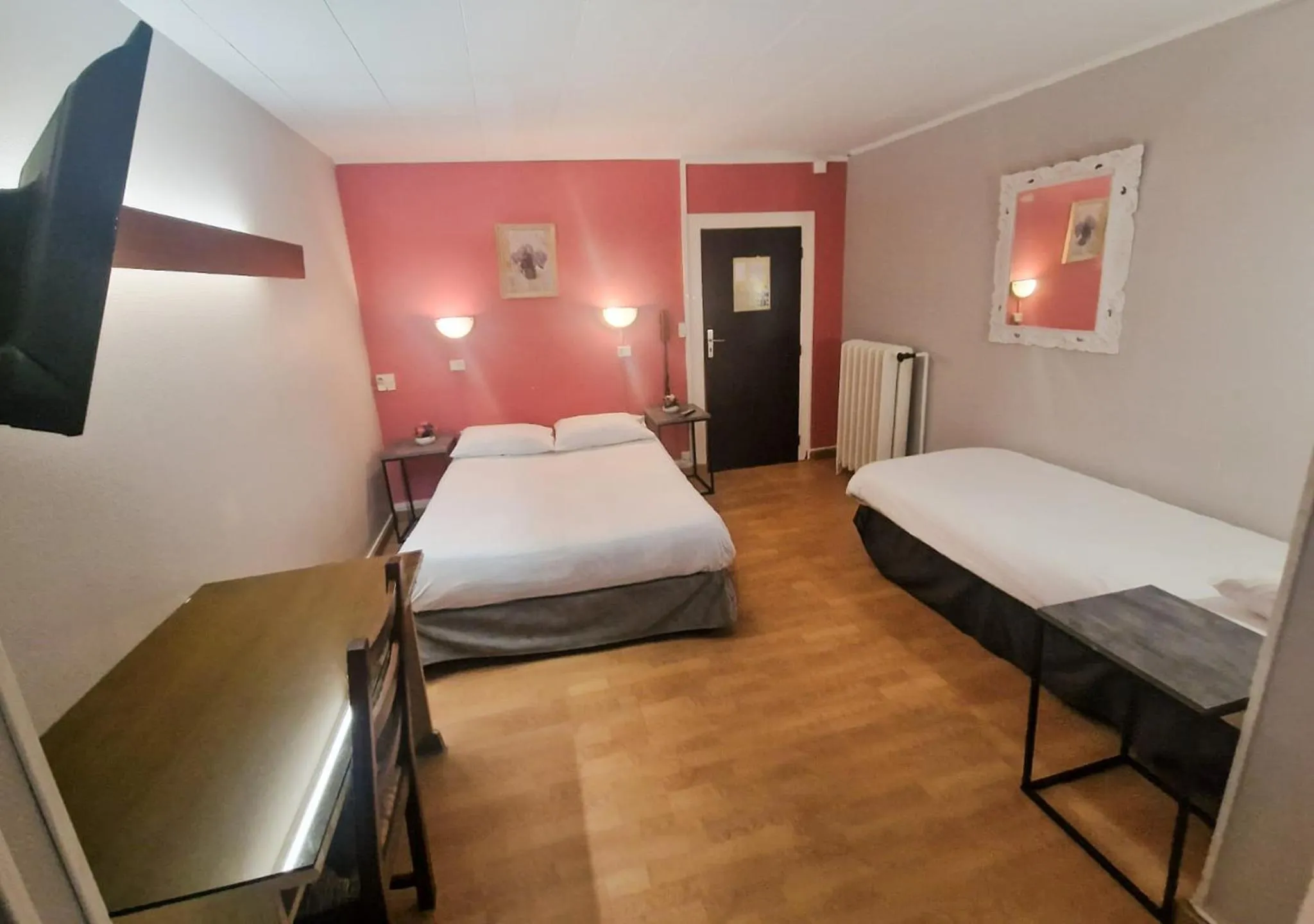 Bedroom, Bed in Hotel de l'Academie Place Stanislas, Nancy Centre , Gare et Congrés