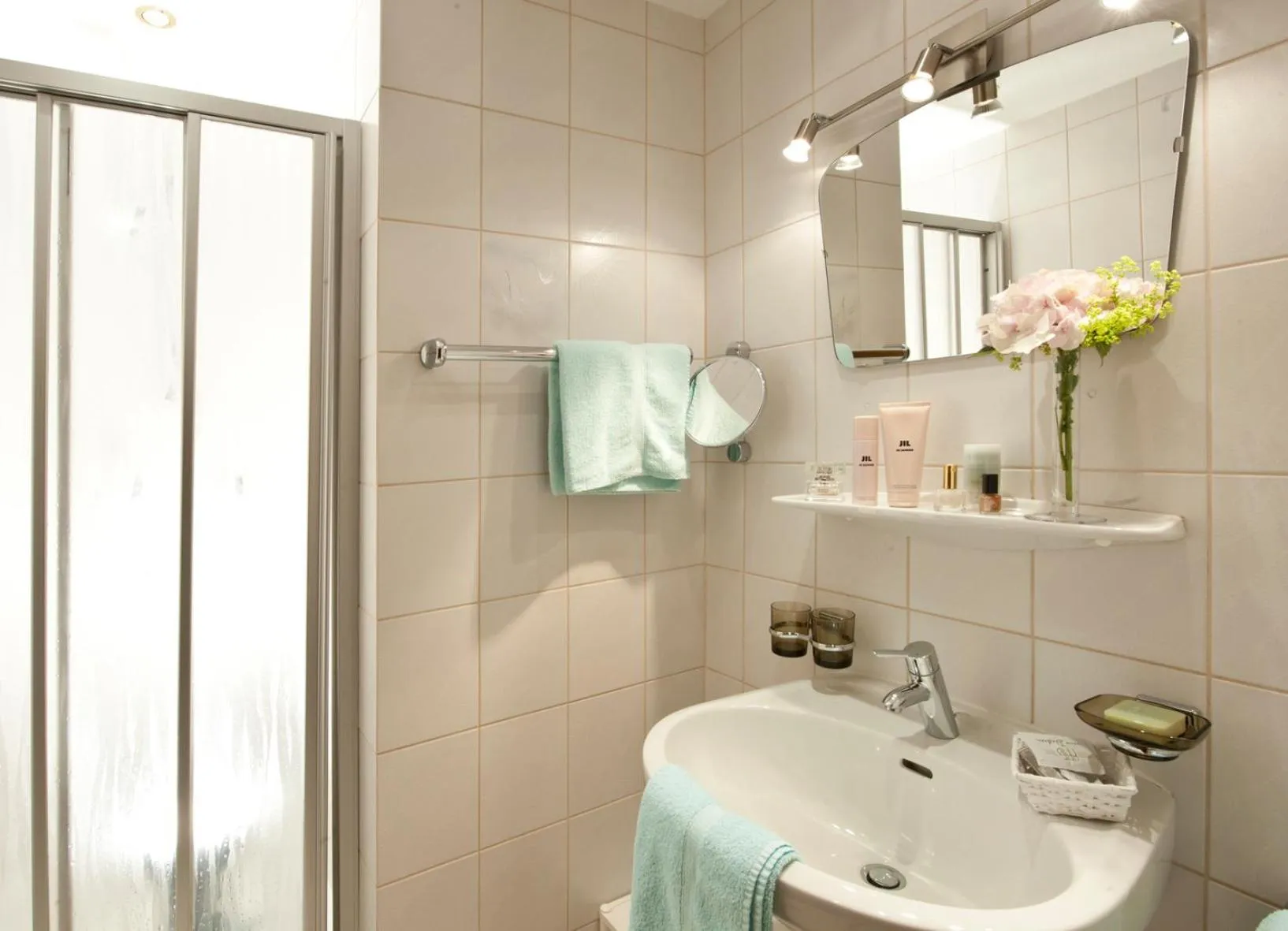 Bathroom in Hotel Antony