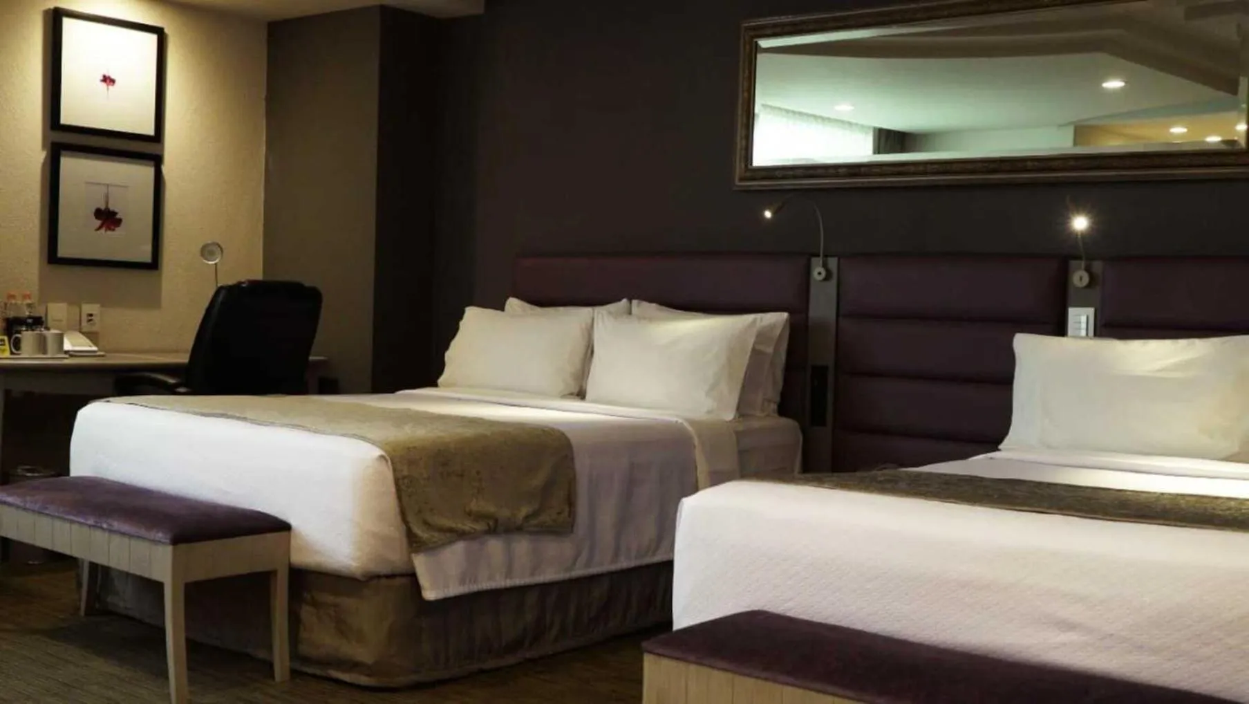 Photo of the whole room, Bed in Crowne Plaza Toluca - Lancaster by IHG