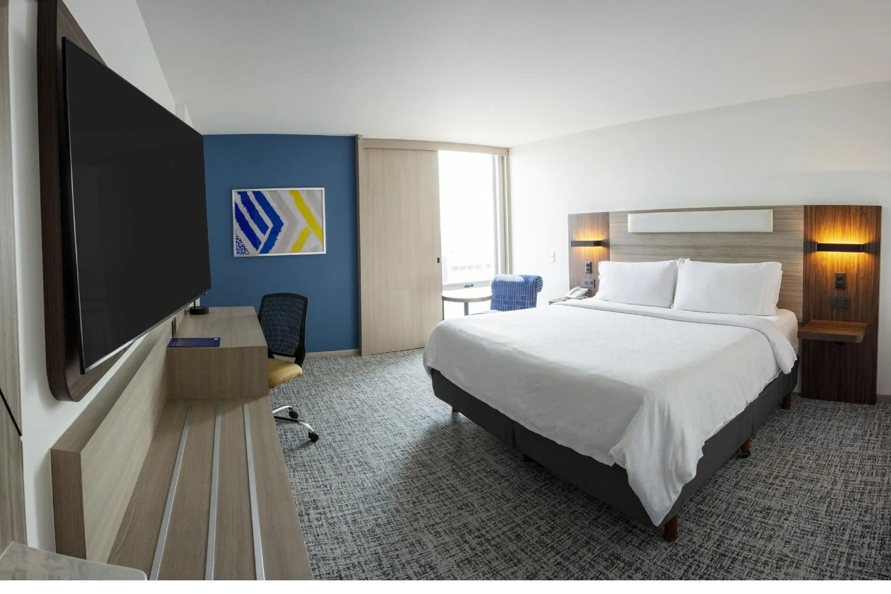 Photo of the whole room, Bed in Holiday Inn Express Toluca Galerias Metepec by IHG
