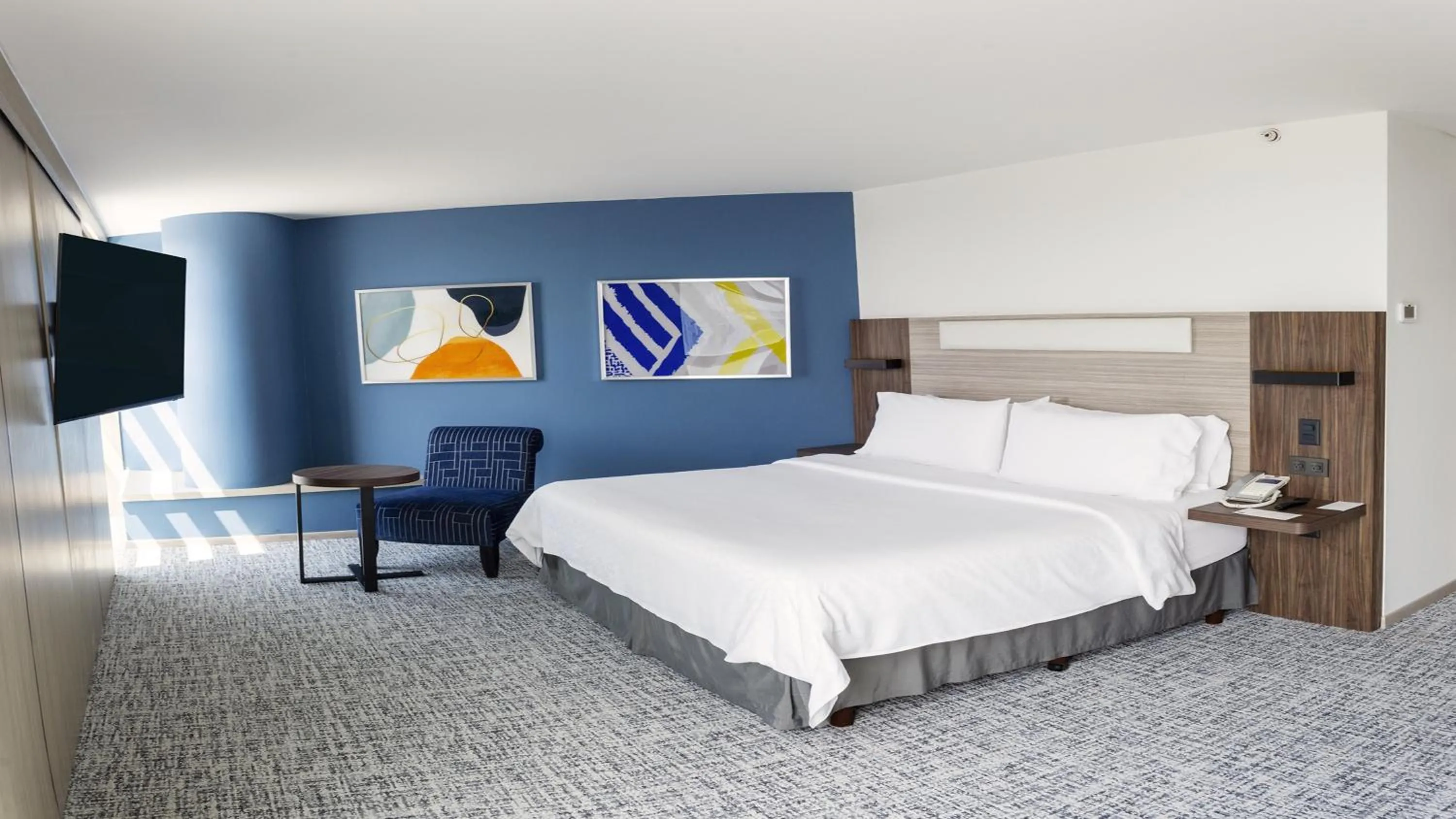 Photo of the whole room, Bed in Holiday Inn Express Toluca Galerias Metepec by IHG