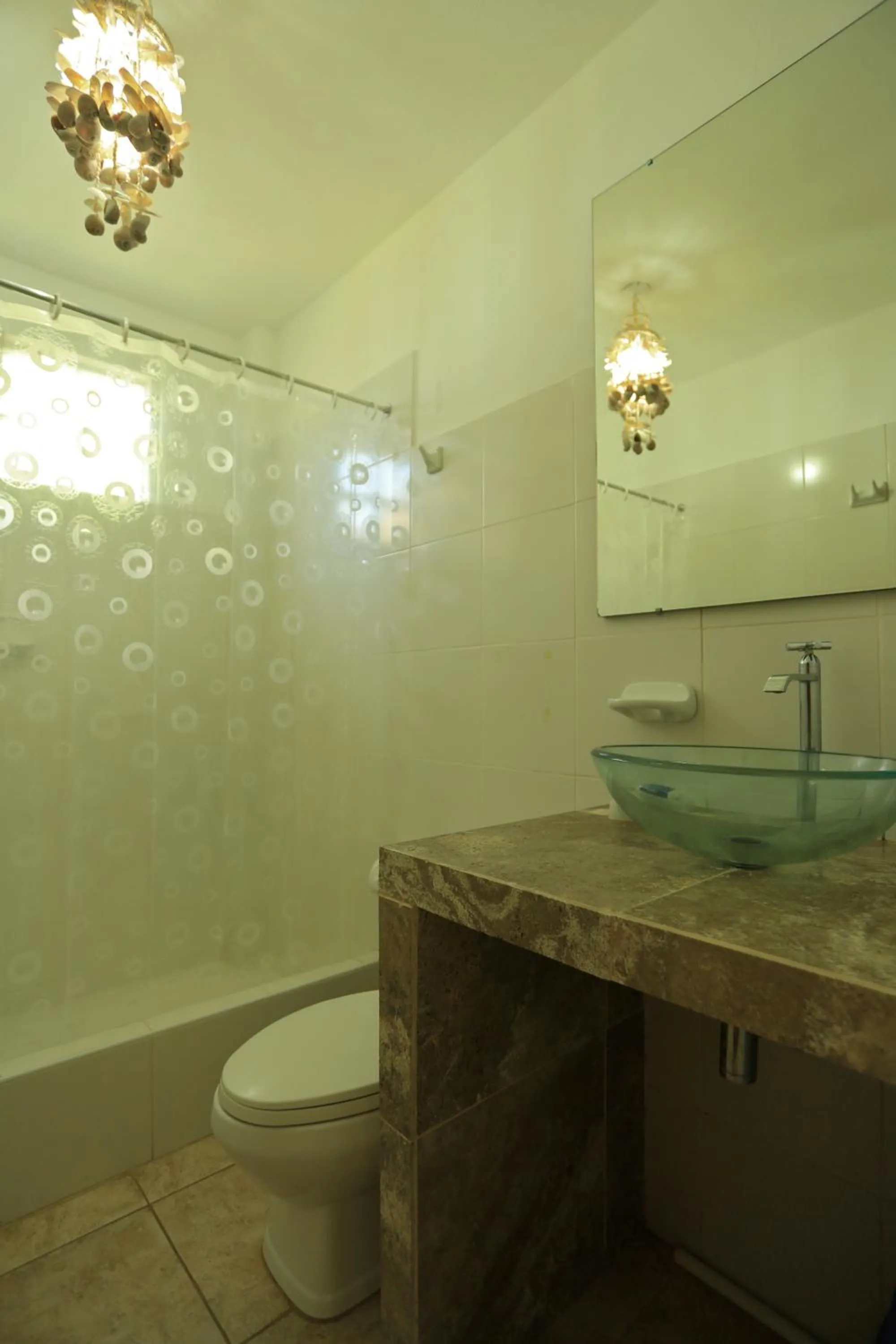 Bathroom in Los Cocos de Vichayito