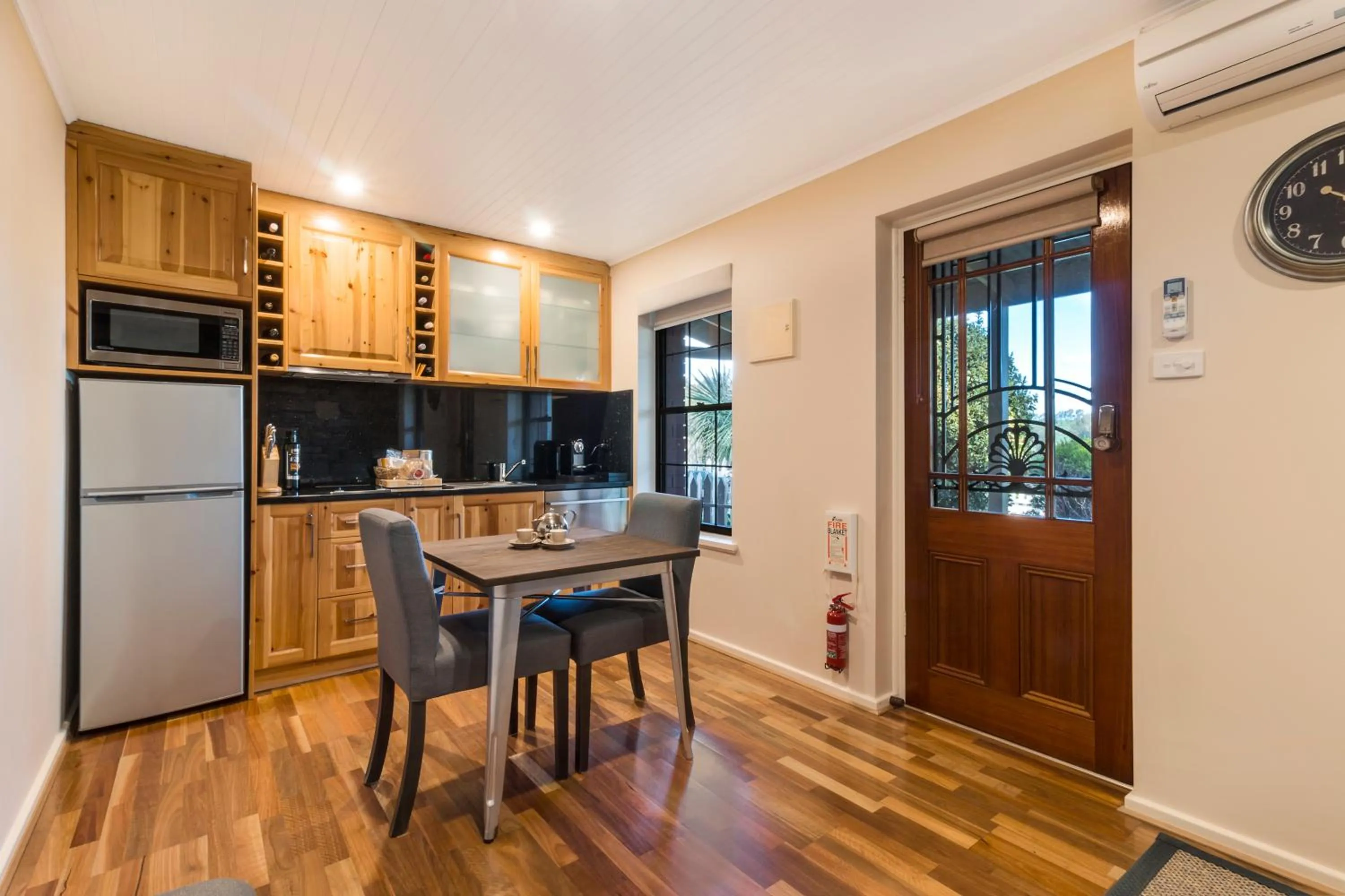 Kitchen or kitchenette in Stonewell Cottages and Vineyards