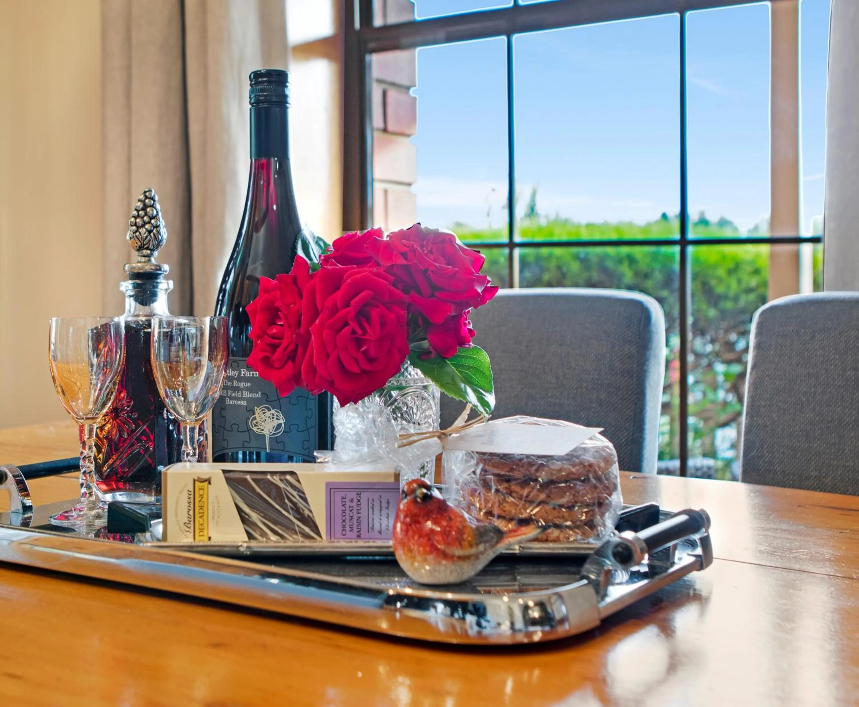 Food and drinks in Stonewell Cottages and Vineyards