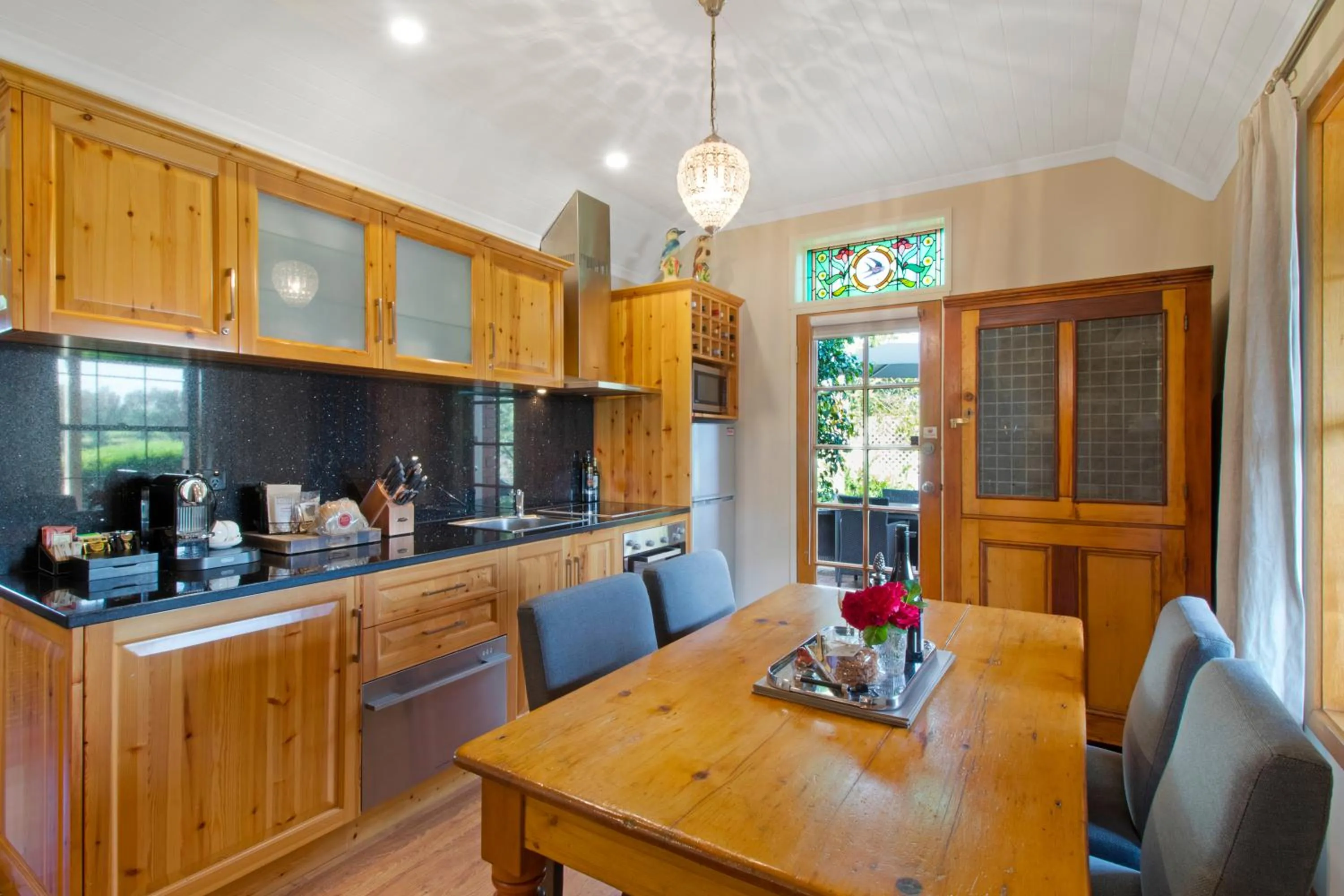 Kitchen or kitchenette in Stonewell Cottages and Vineyards