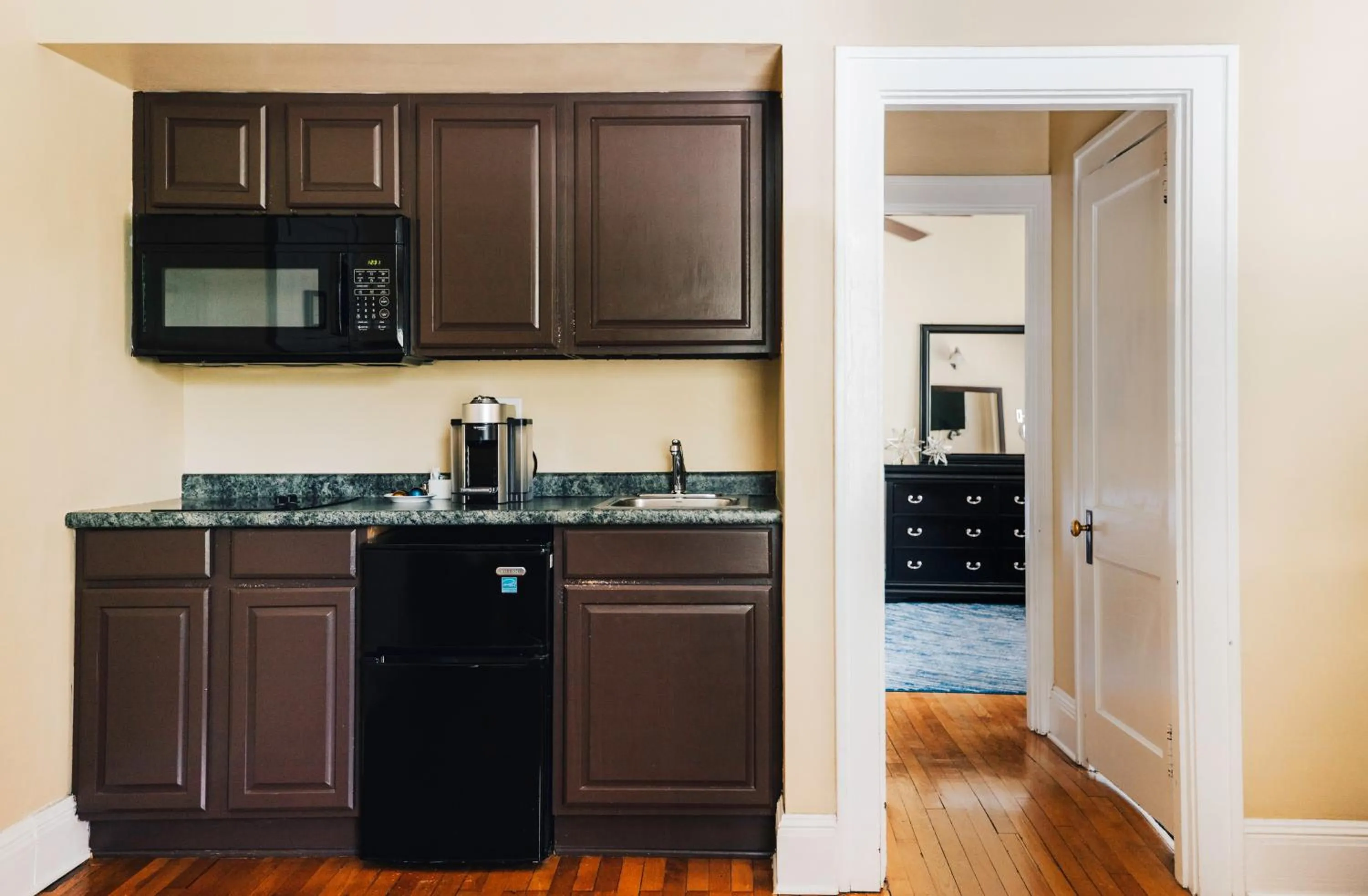 Coffee/tea facilities in Princess Anne Boutique Hotel