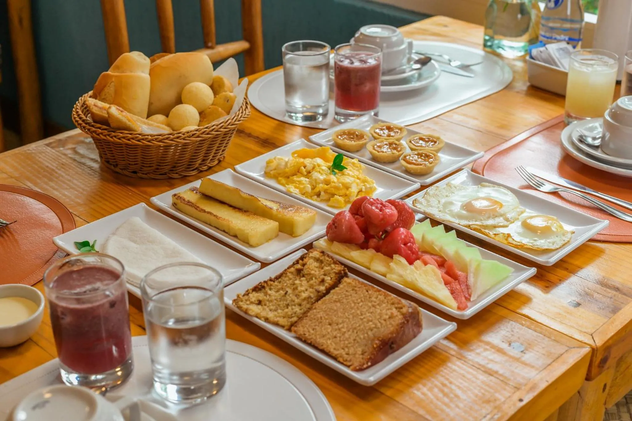 Restaurant/places to eat in Ecocharme Pousada do Marcilio