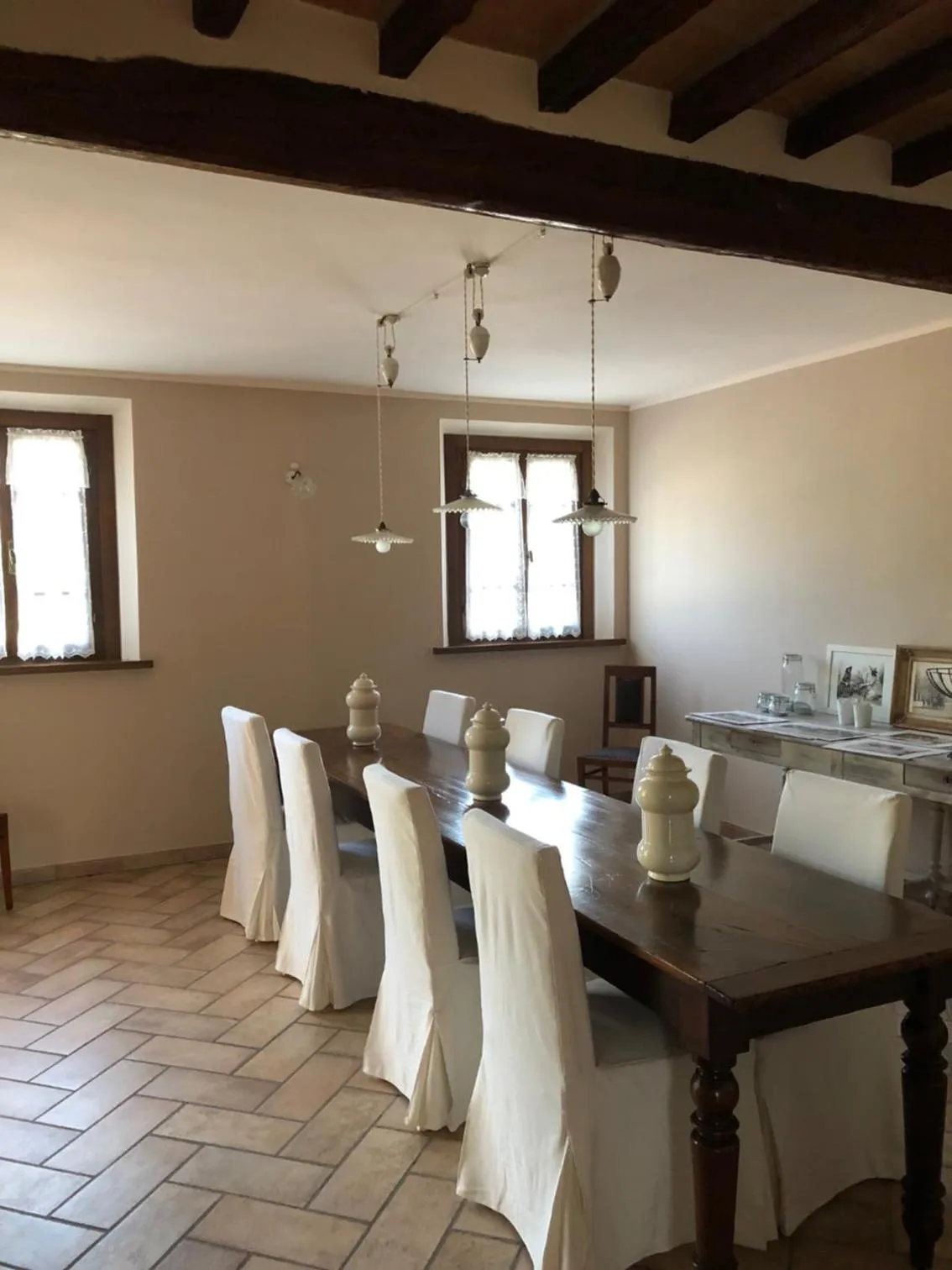 Dining area in VIA D' ESTE 8