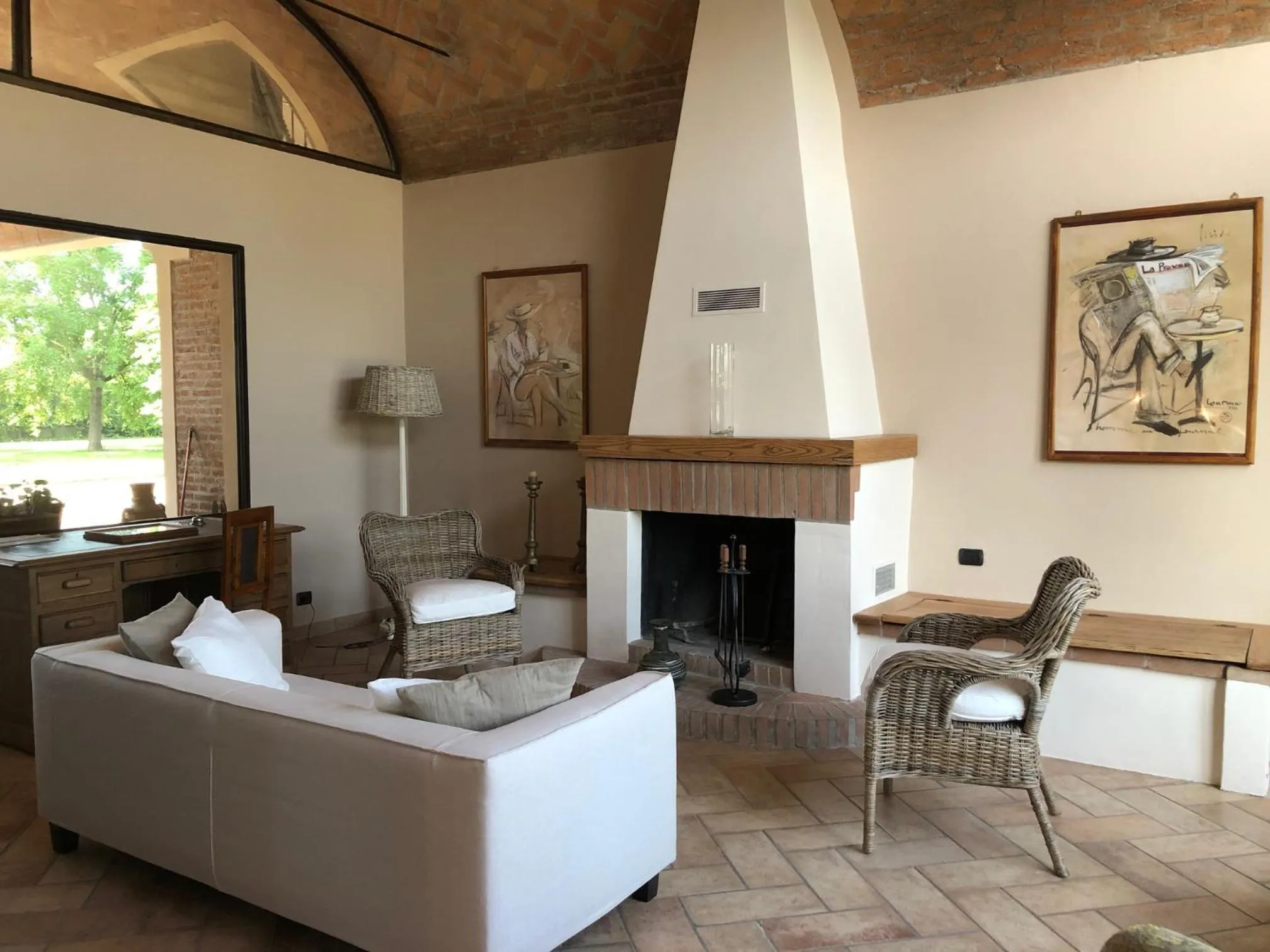 Communal lounge/ TV room in VIA D' ESTE 8