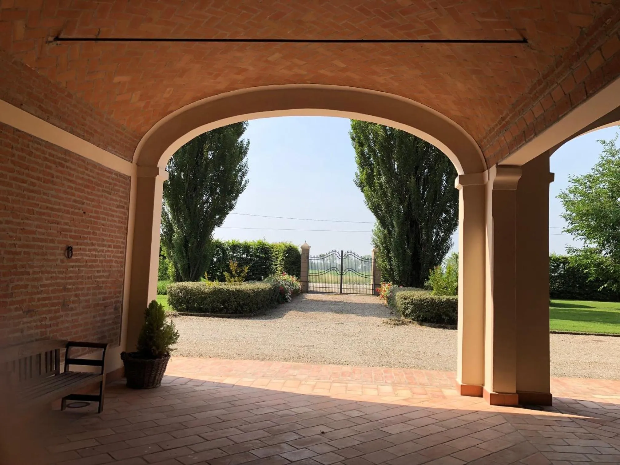 Facade/entrance in VIA D' ESTE 8
