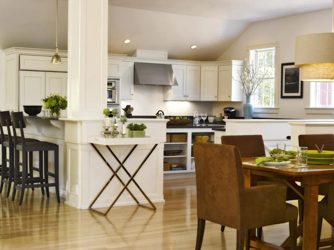 Kitchen or kitchenette in White Elephant Hotel
