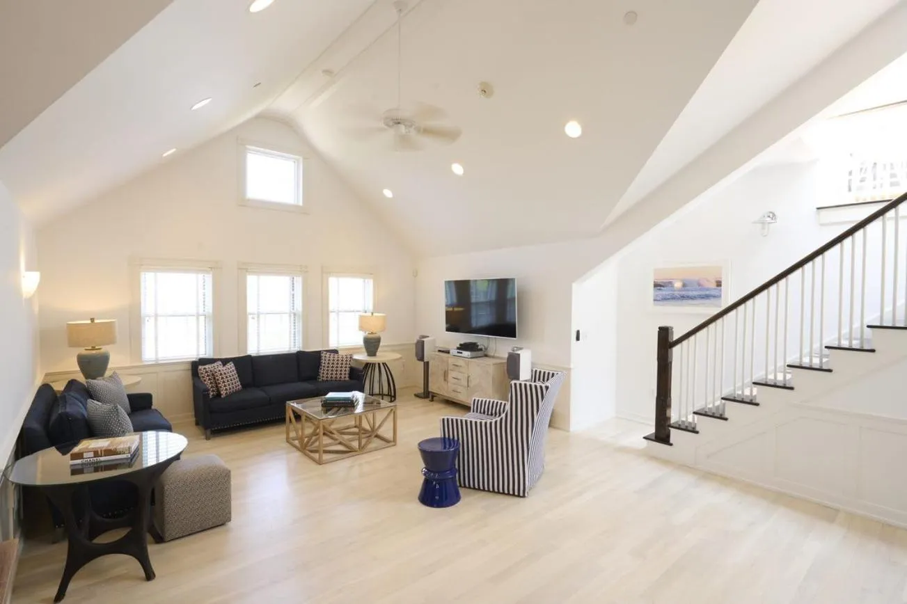 Living room in White Elephant Hotel