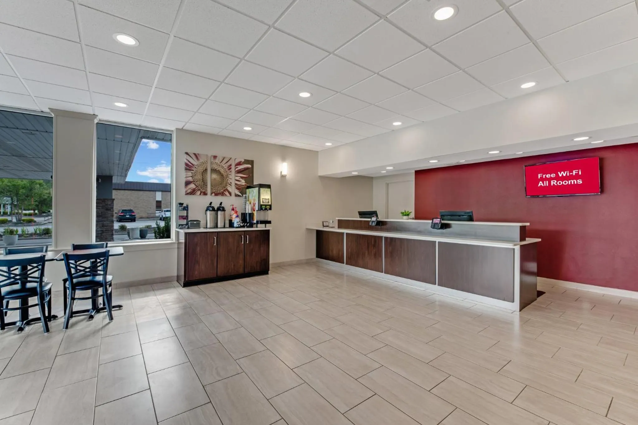Lobby or reception in Red Roof Inn & Suites Wilkesboro