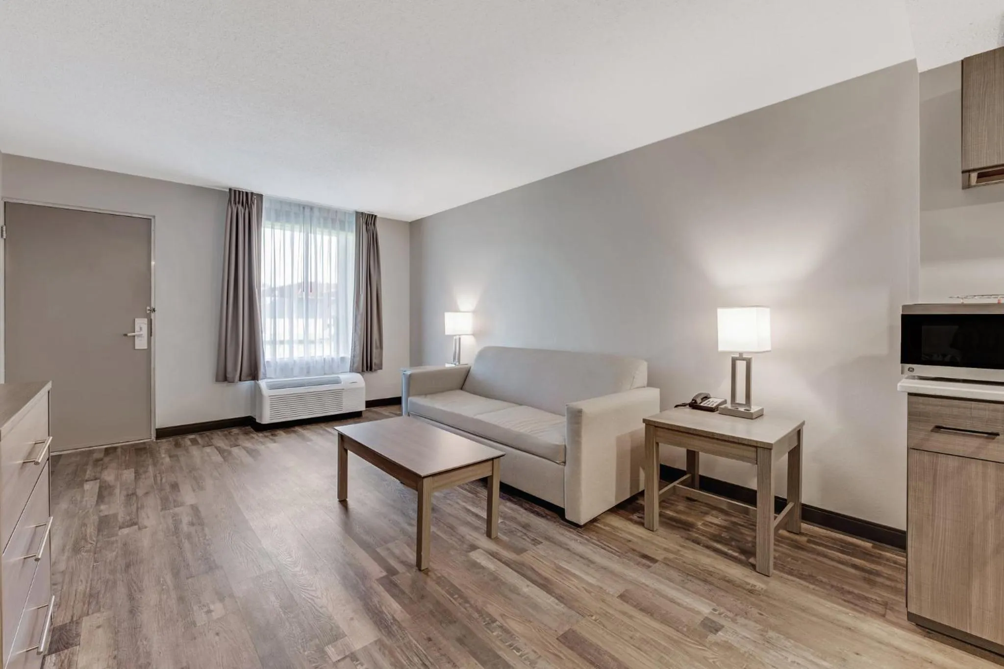 Photo of the whole room in Red Roof Inn & Suites Wilkesboro