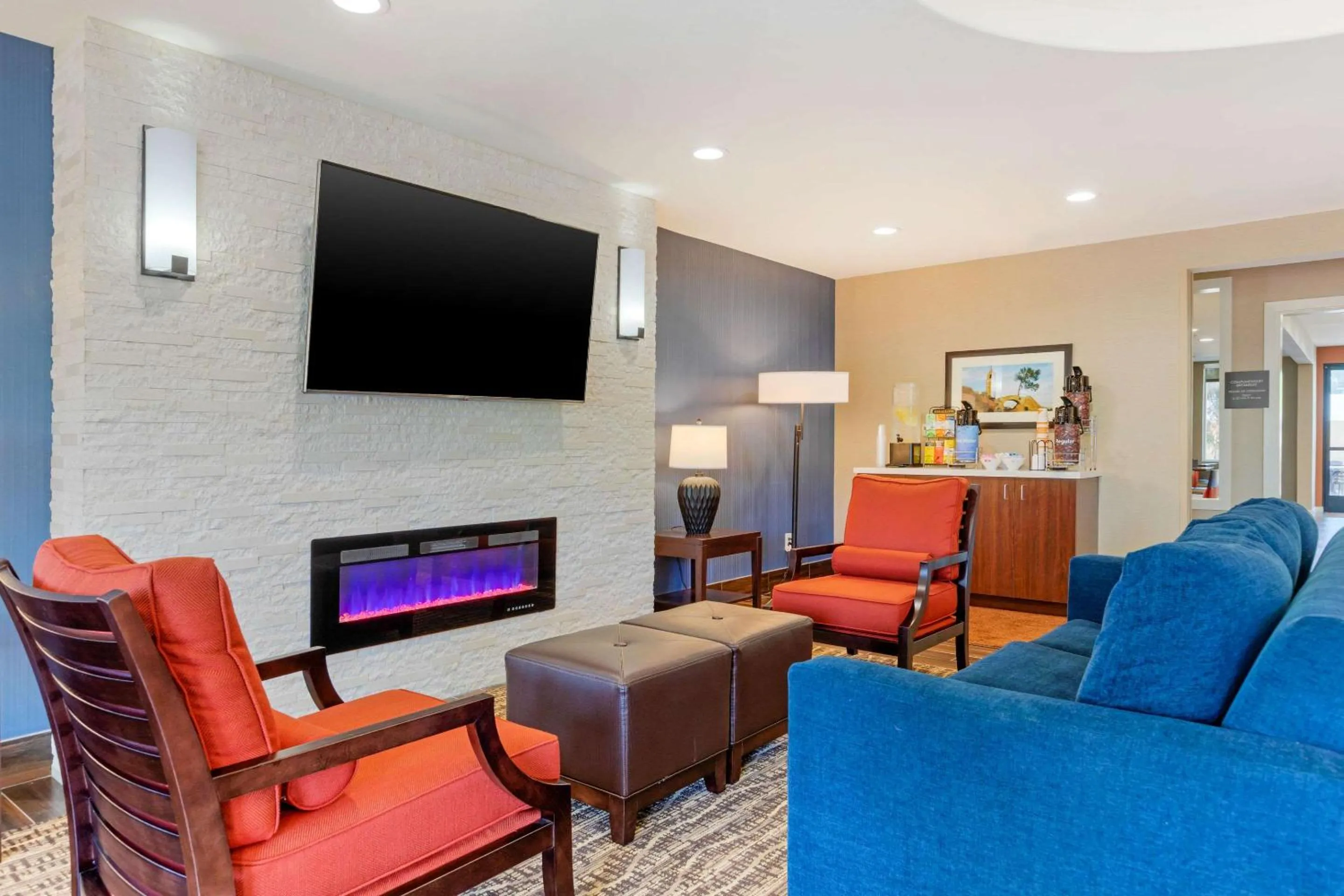 Lobby or reception in Comfort Inn & Suites Near Ontario Airport