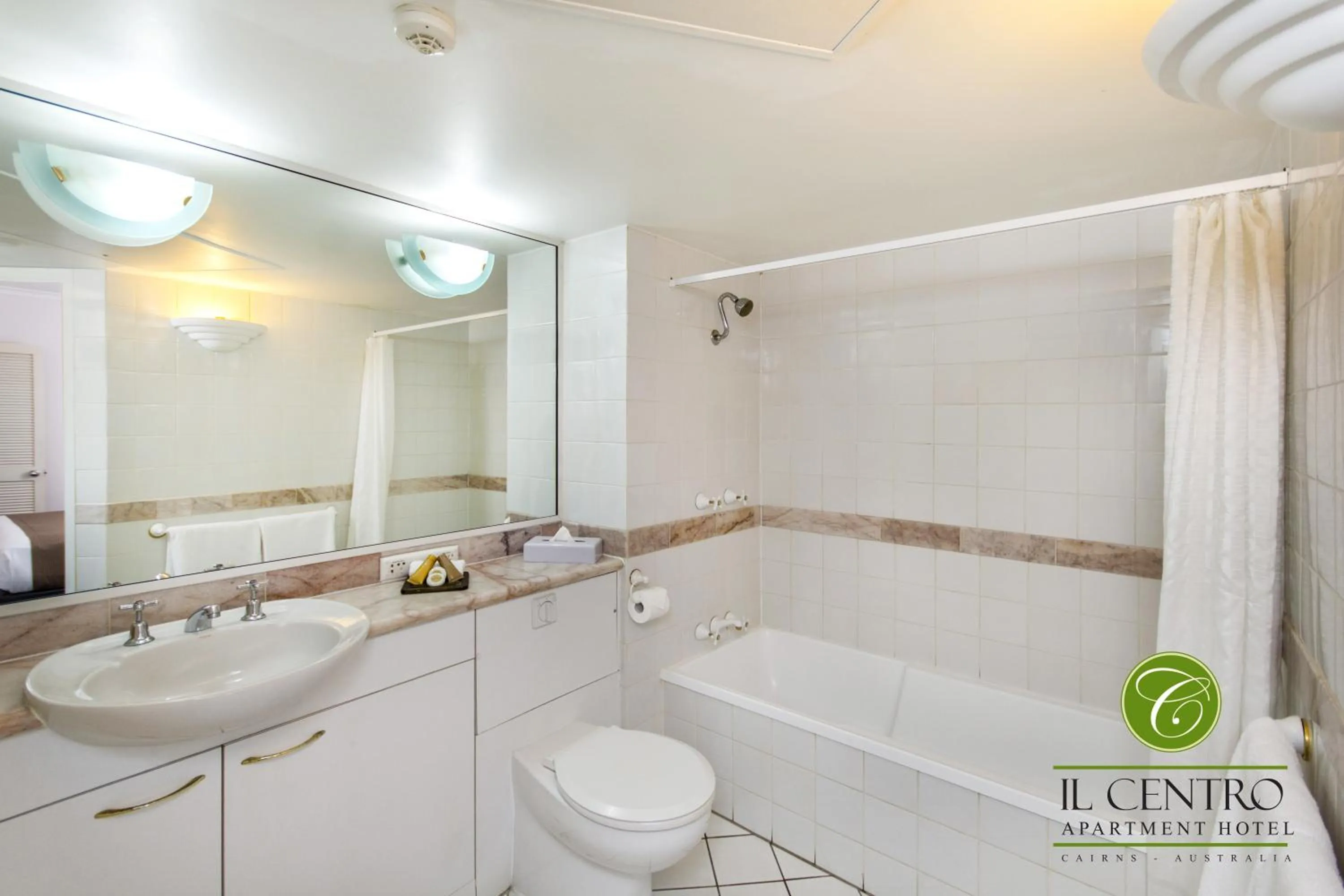 Bathroom in Il Centro Apartment Hotel