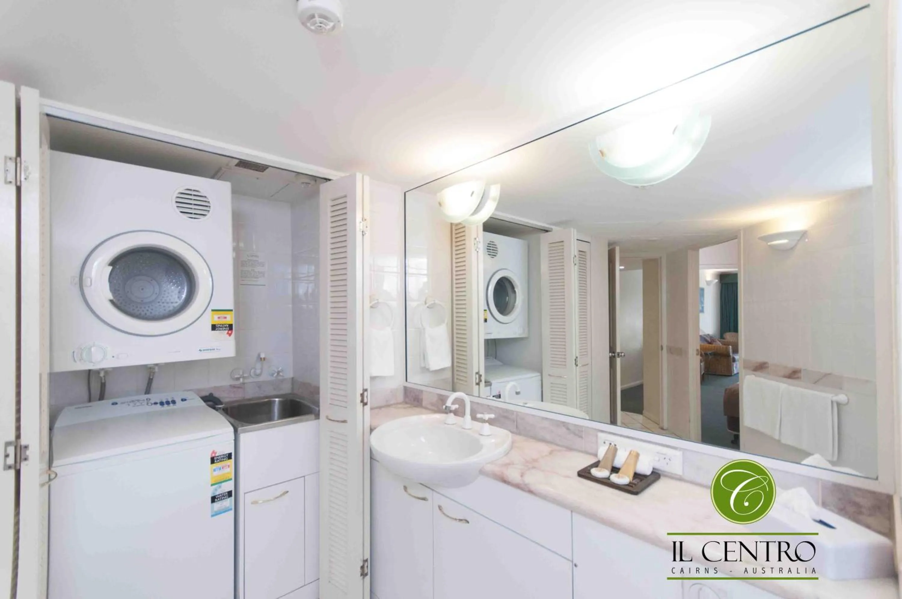 Bathroom in Il Centro Apartment Hotel