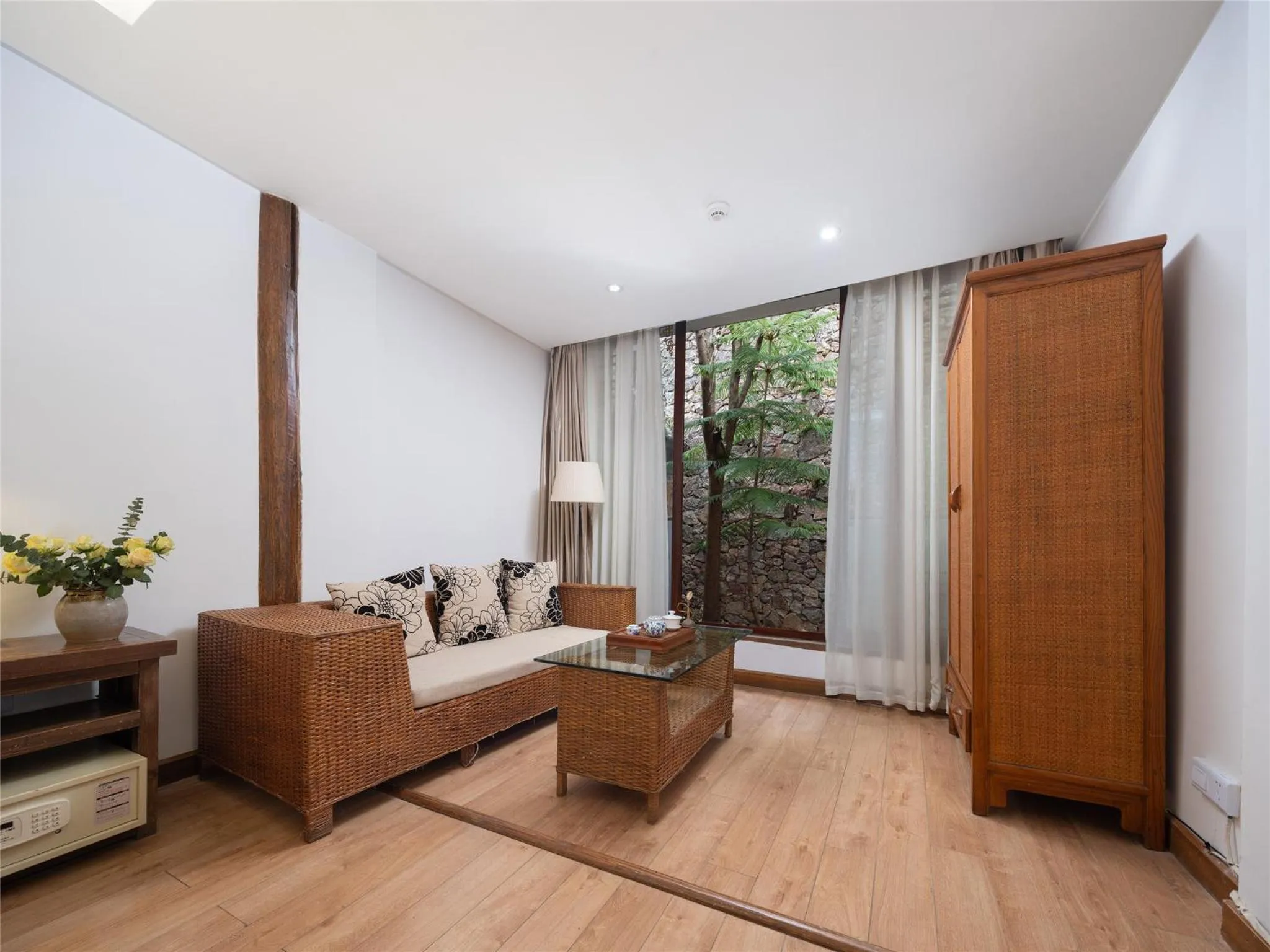 Seating area in Lijiang Merry Inn