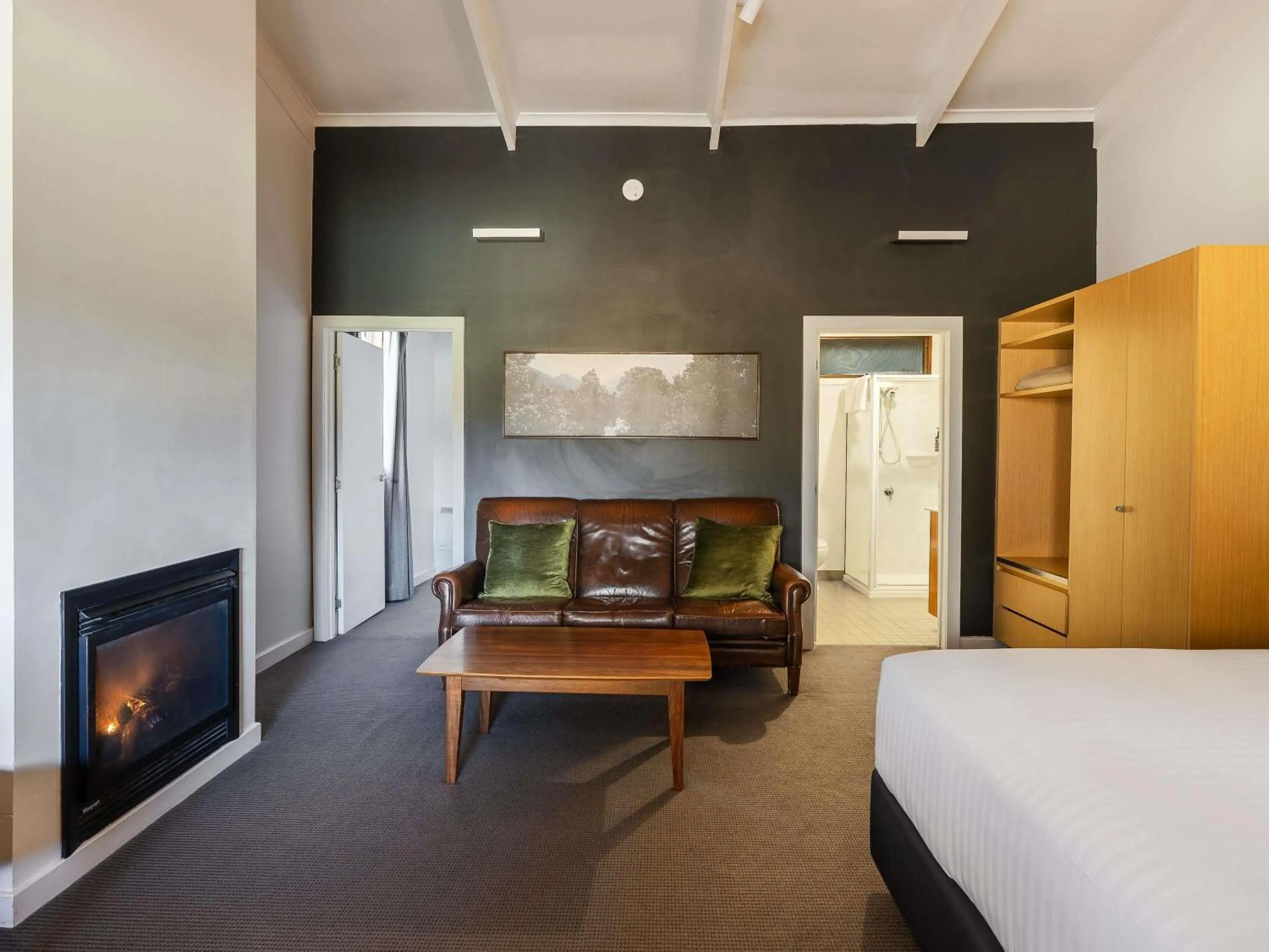 Bedroom, Bed in Peppers Cradle Mountain Lodge