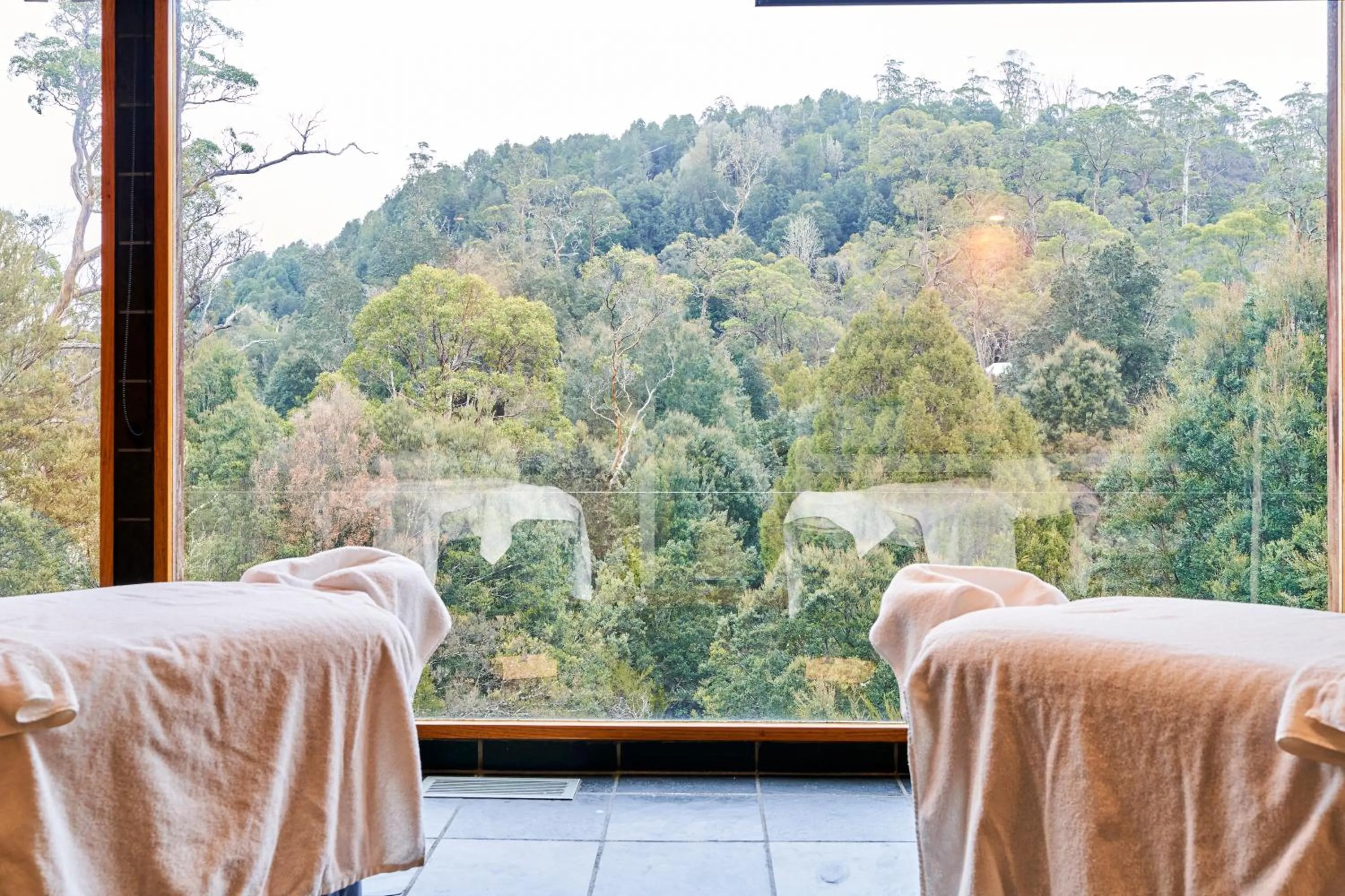 Massage, Bed in Peppers Cradle Mountain Lodge