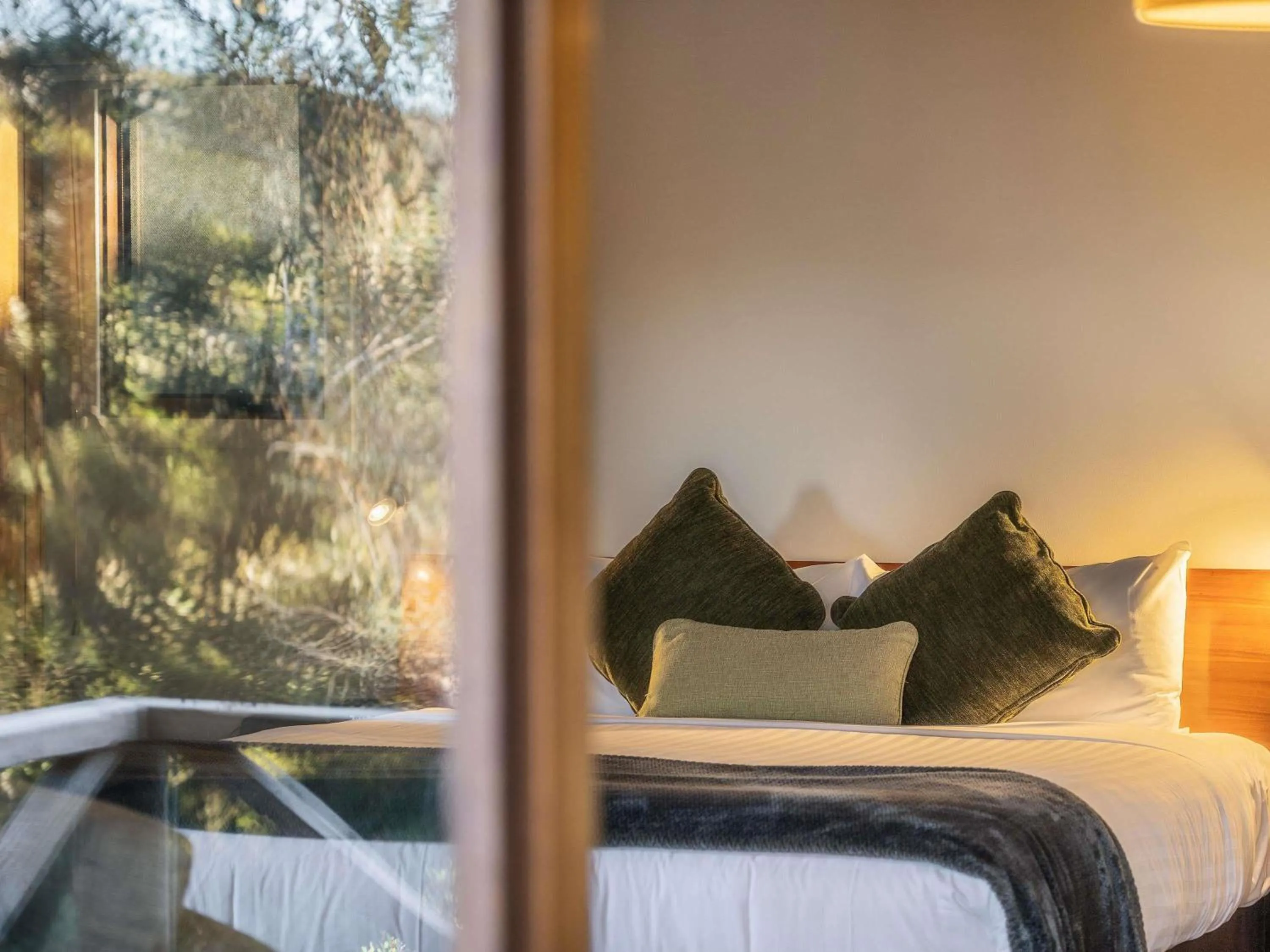 Bedroom, Bed in Peppers Cradle Mountain Lodge