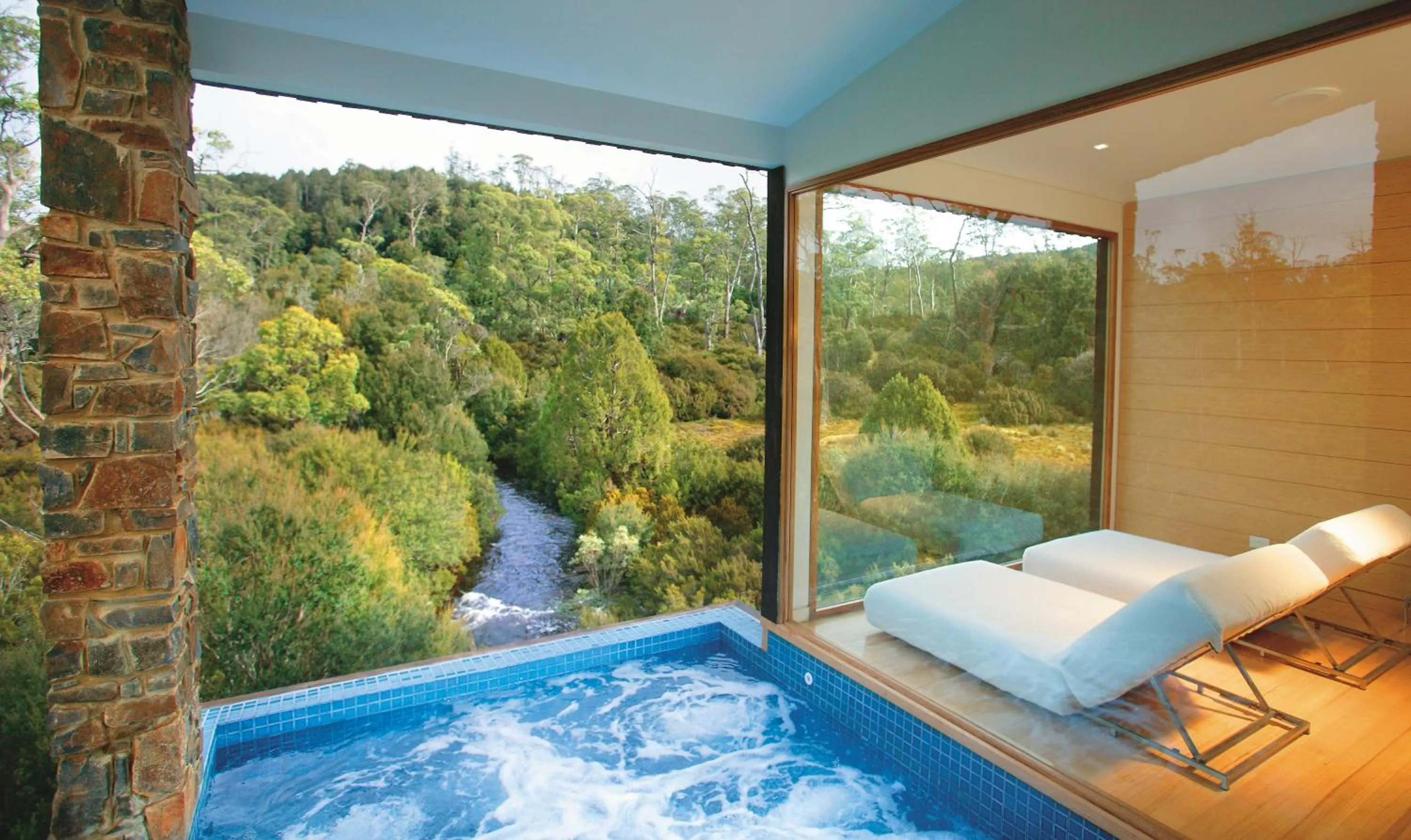 Hot Tub in Peppers Cradle Mountain Lodge