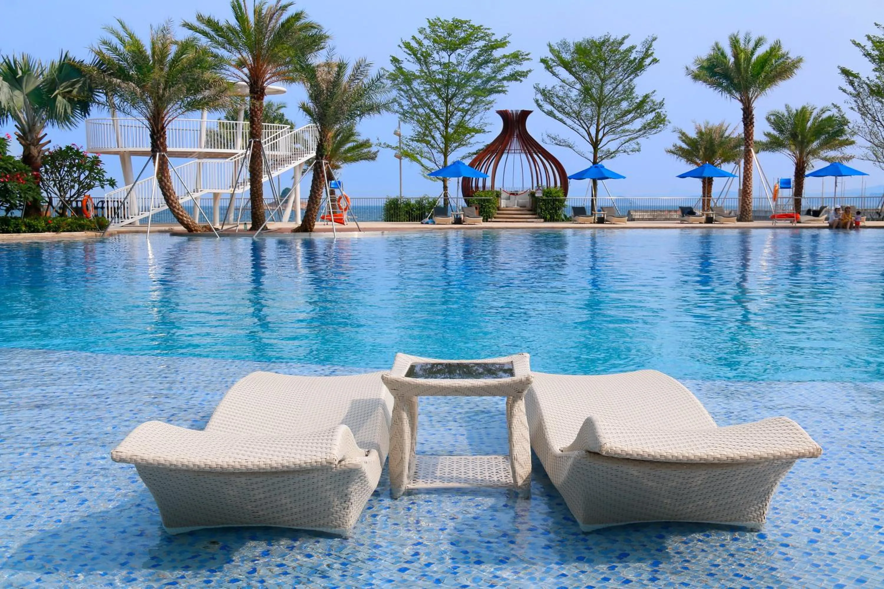 Swimming pool in Intercontinental Shenzhen Dameisha Resort by IHG