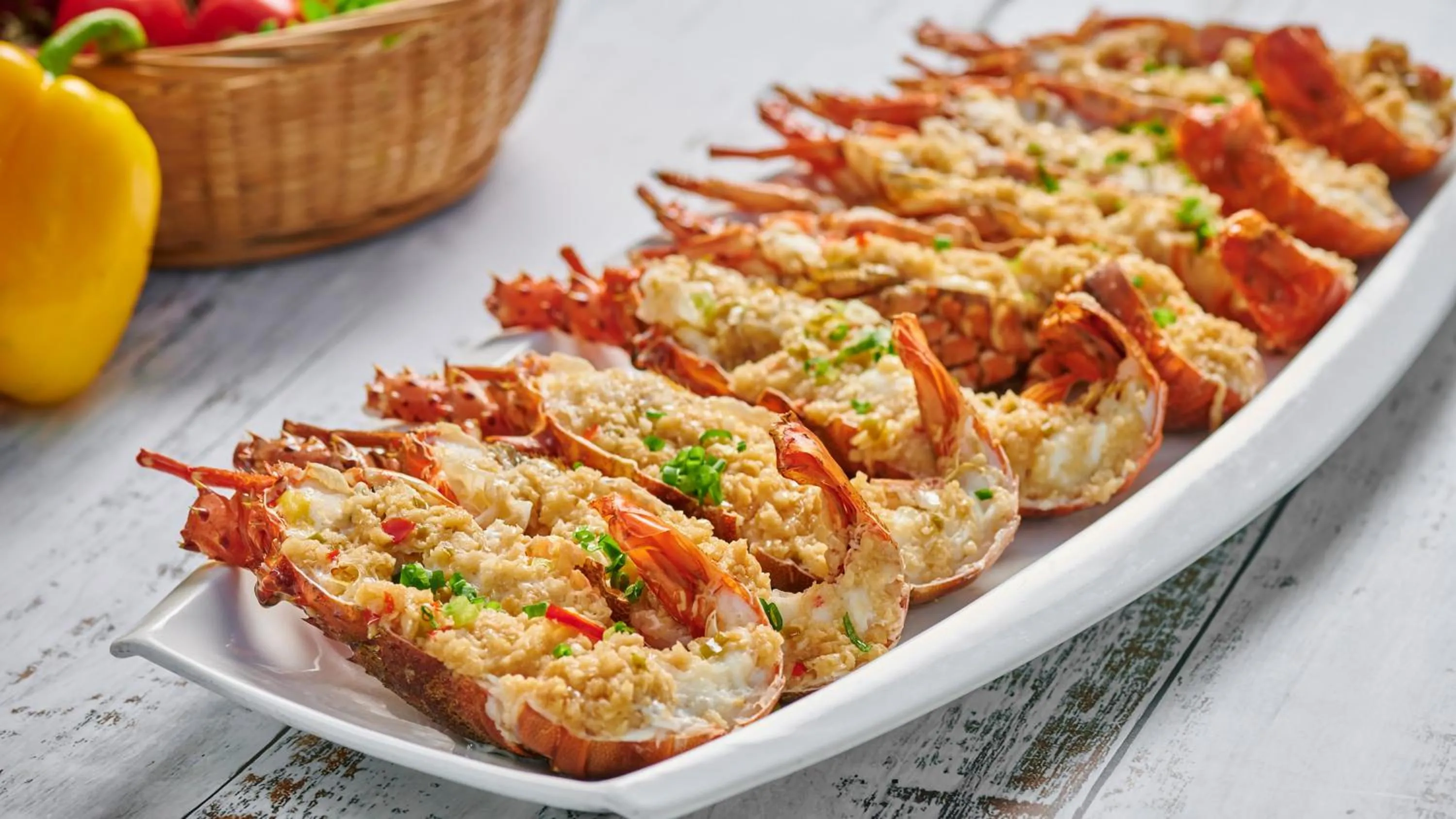 Restaurant/places to eat in Intercontinental Shenzhen Dameisha Resort by IHG