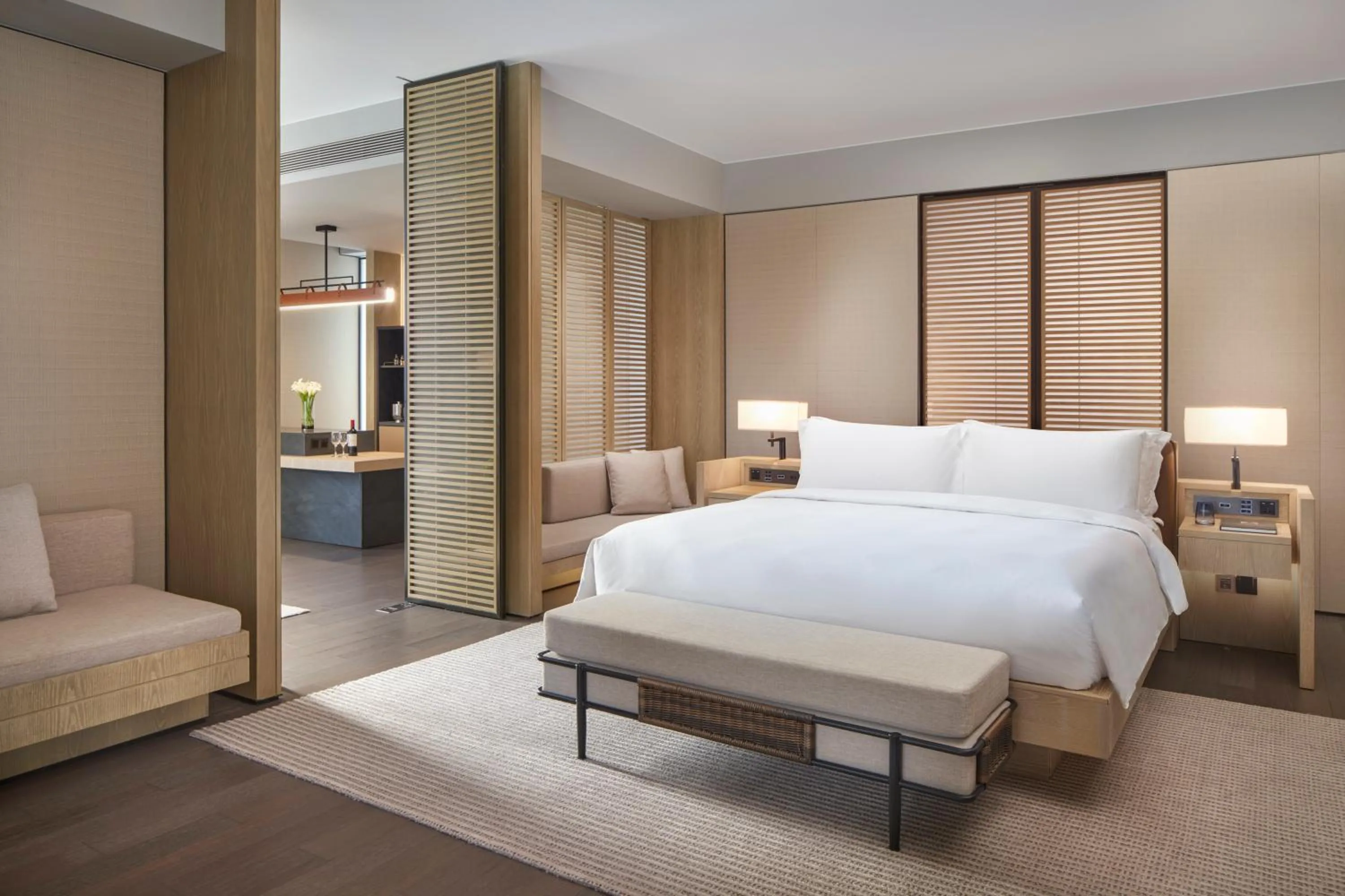 Photo of the whole room, Bed in Intercontinental Shenzhen Dameisha Resort by IHG