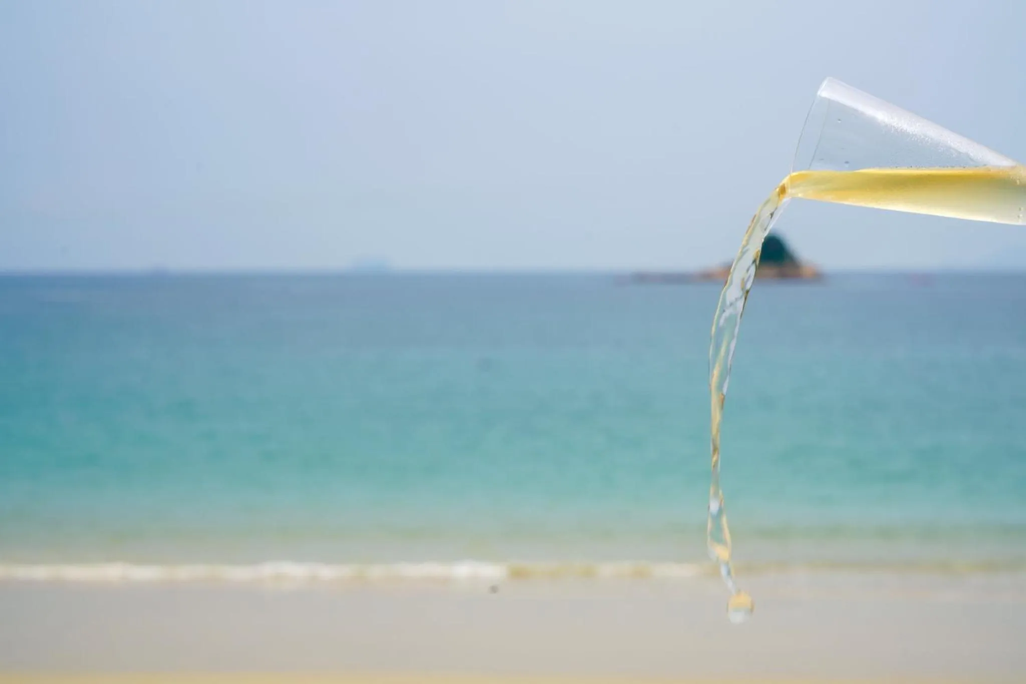 Lounge or bar in Intercontinental Shenzhen Dameisha Resort by IHG