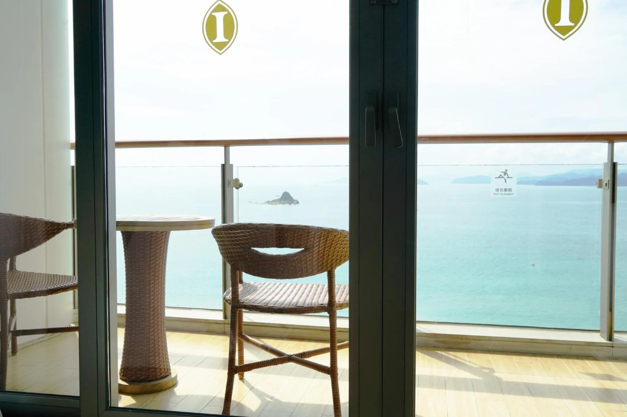 Photo of the whole room in Intercontinental Shenzhen Dameisha Resort by IHG