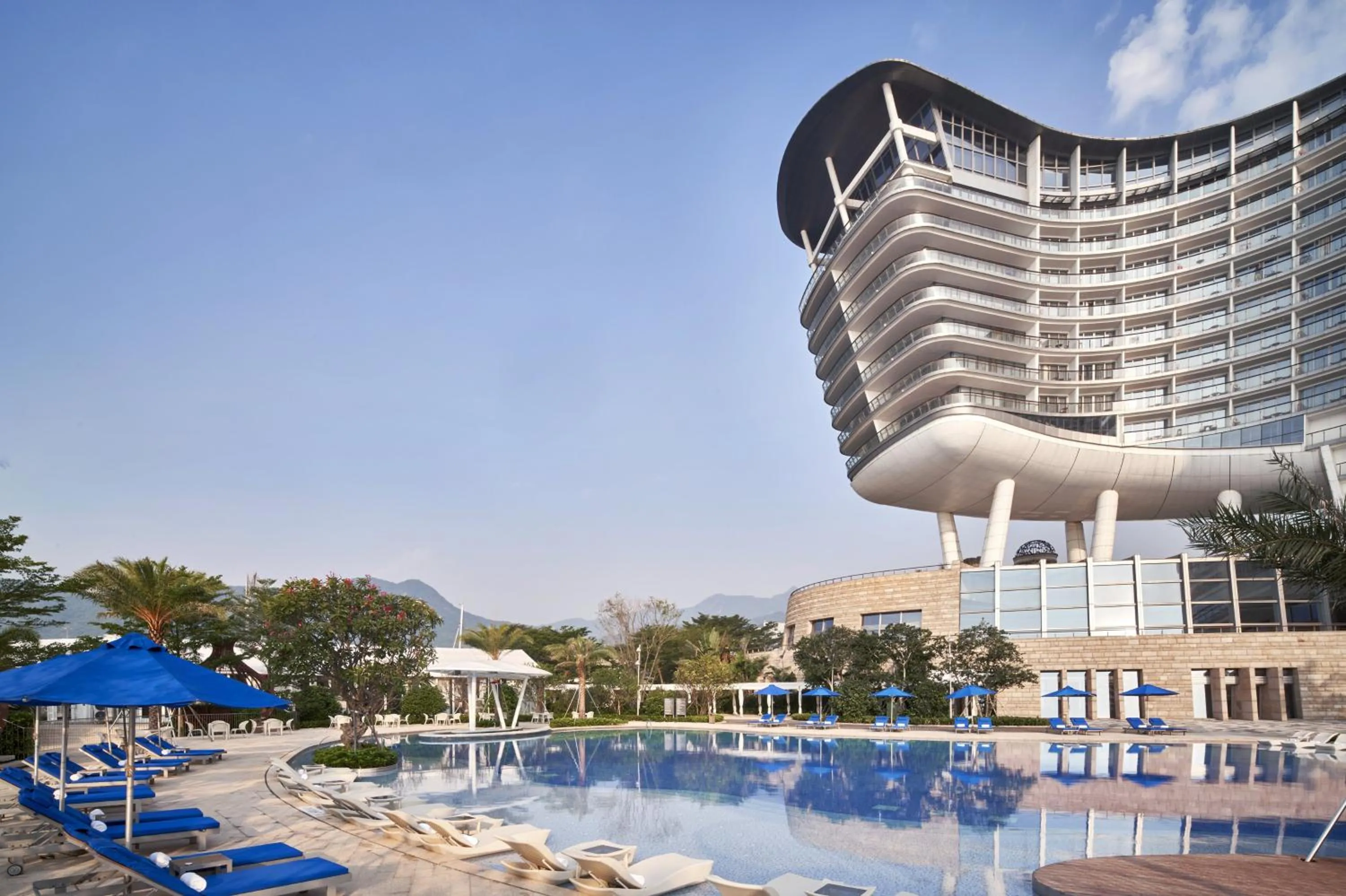 Swimming pool in Intercontinental Shenzhen Dameisha Resort by IHG