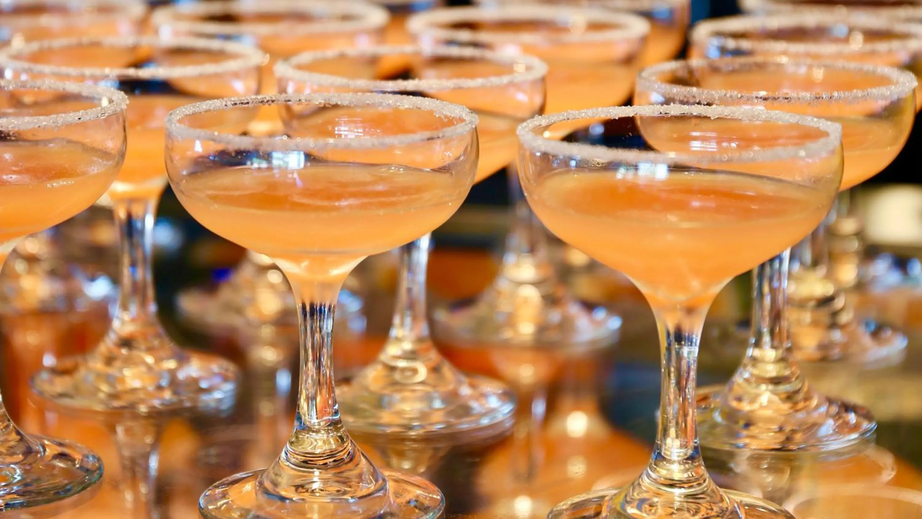 Lounge or bar in Intercontinental Shenzhen Dameisha Resort by IHG