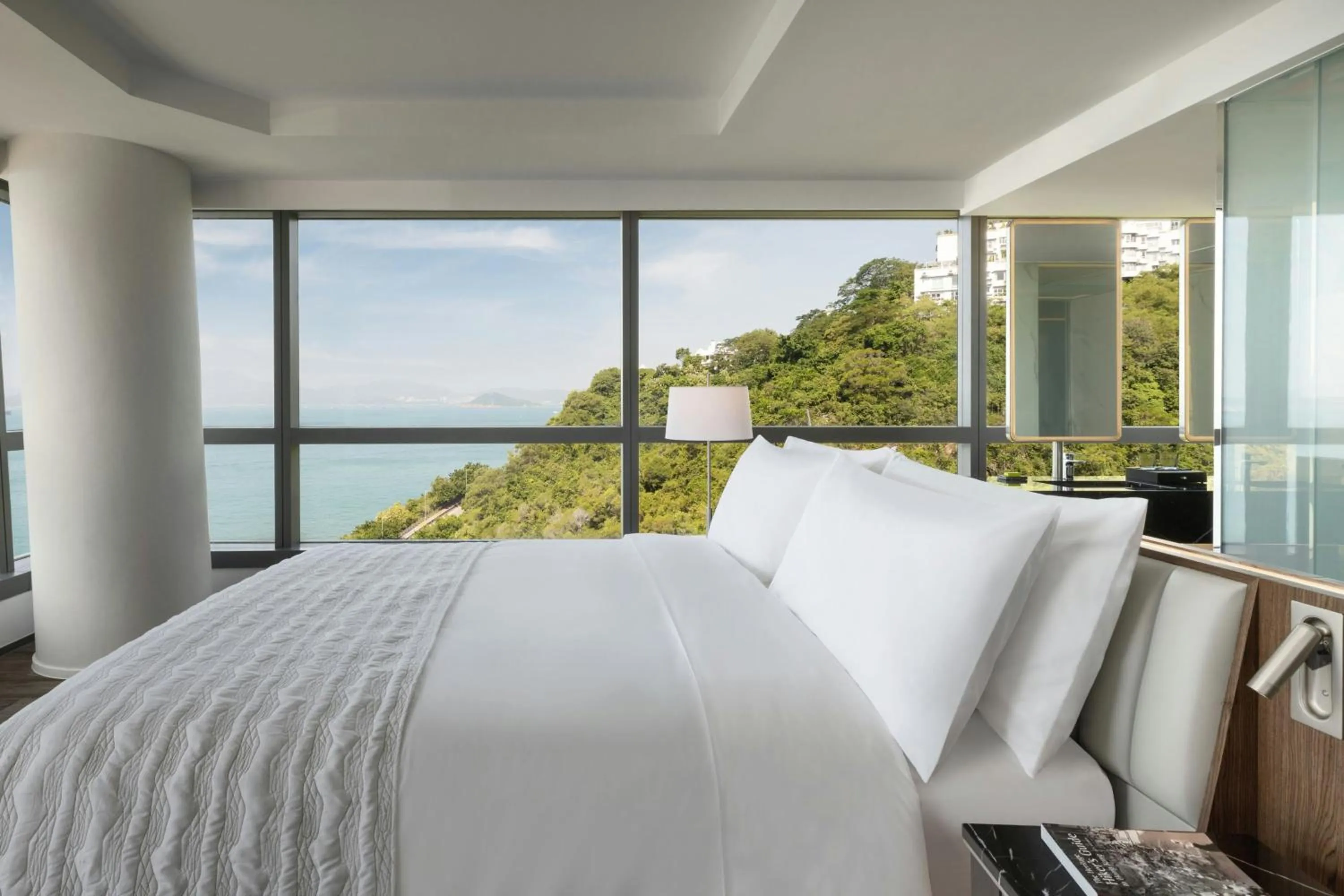 Bedroom, Bed in Le Méridien Hong Kong, Cyberport