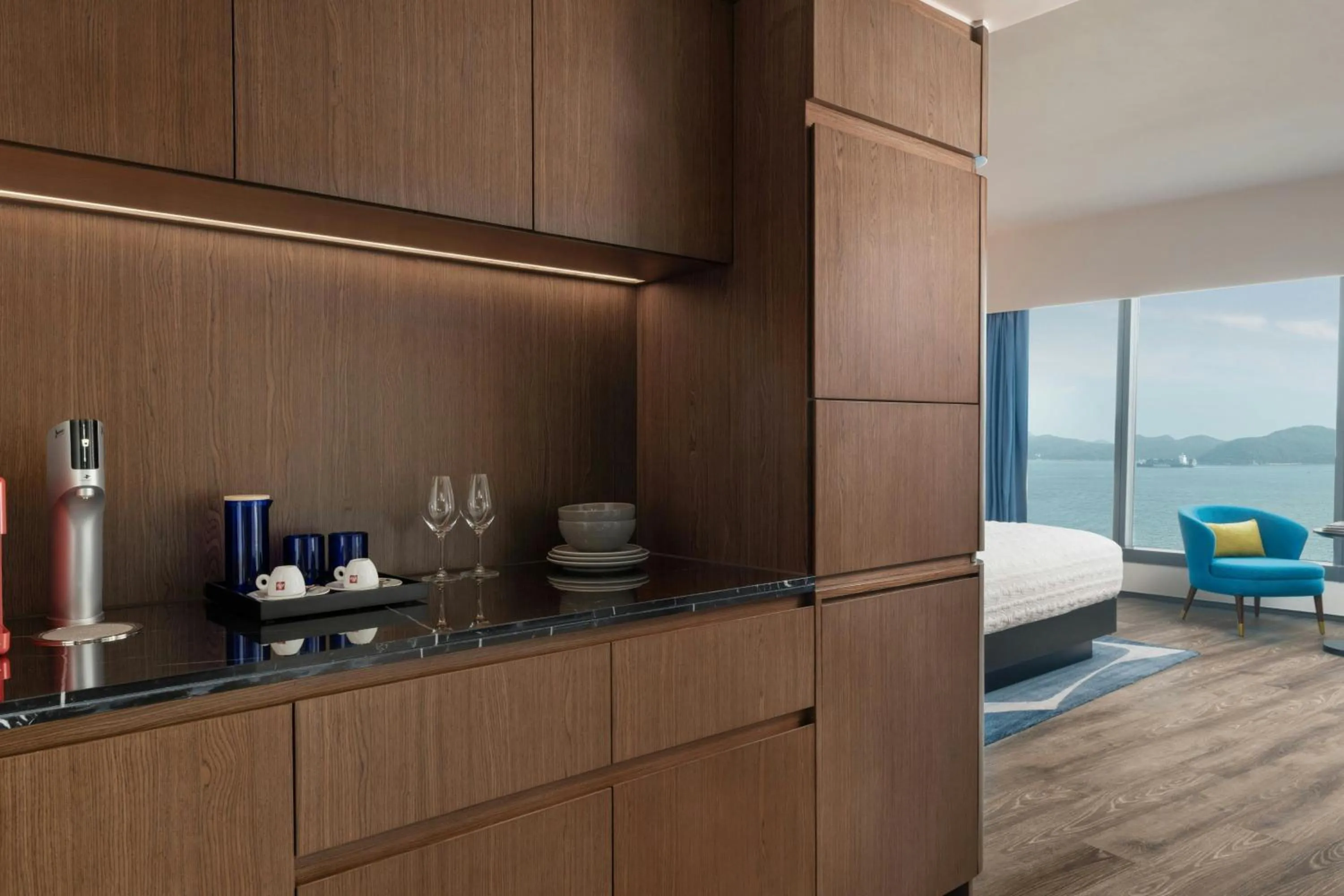 Photo of the whole room in Le Méridien Hong Kong, Cyberport