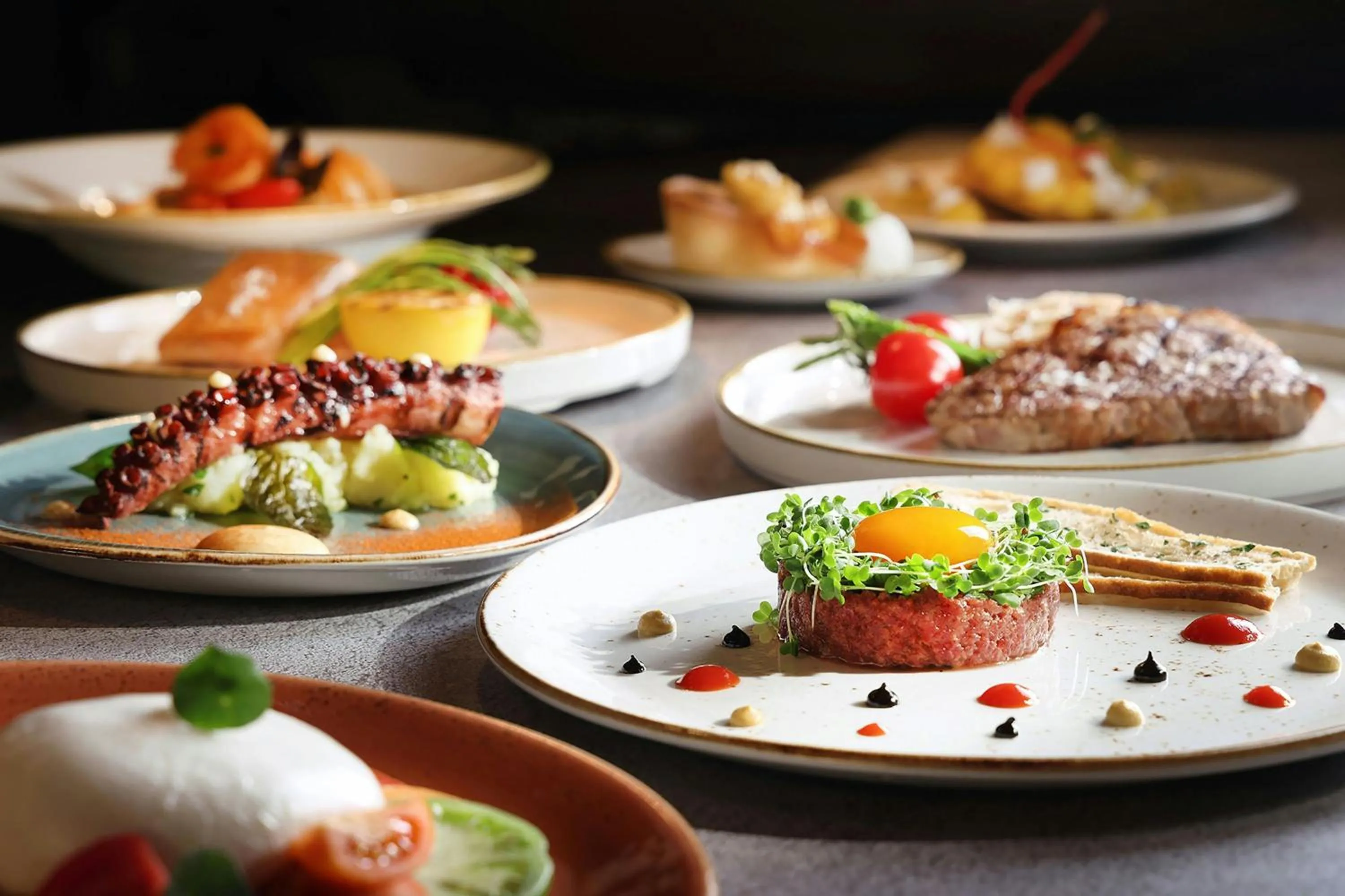 Restaurant/places to eat in Le Méridien Hong Kong, Cyberport