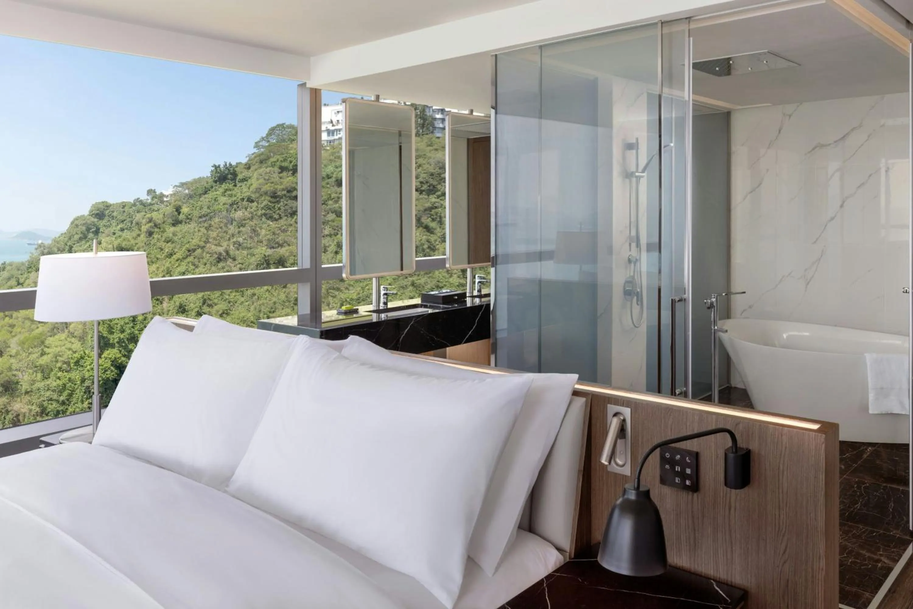 Bedroom in Le Méridien Hong Kong, Cyberport