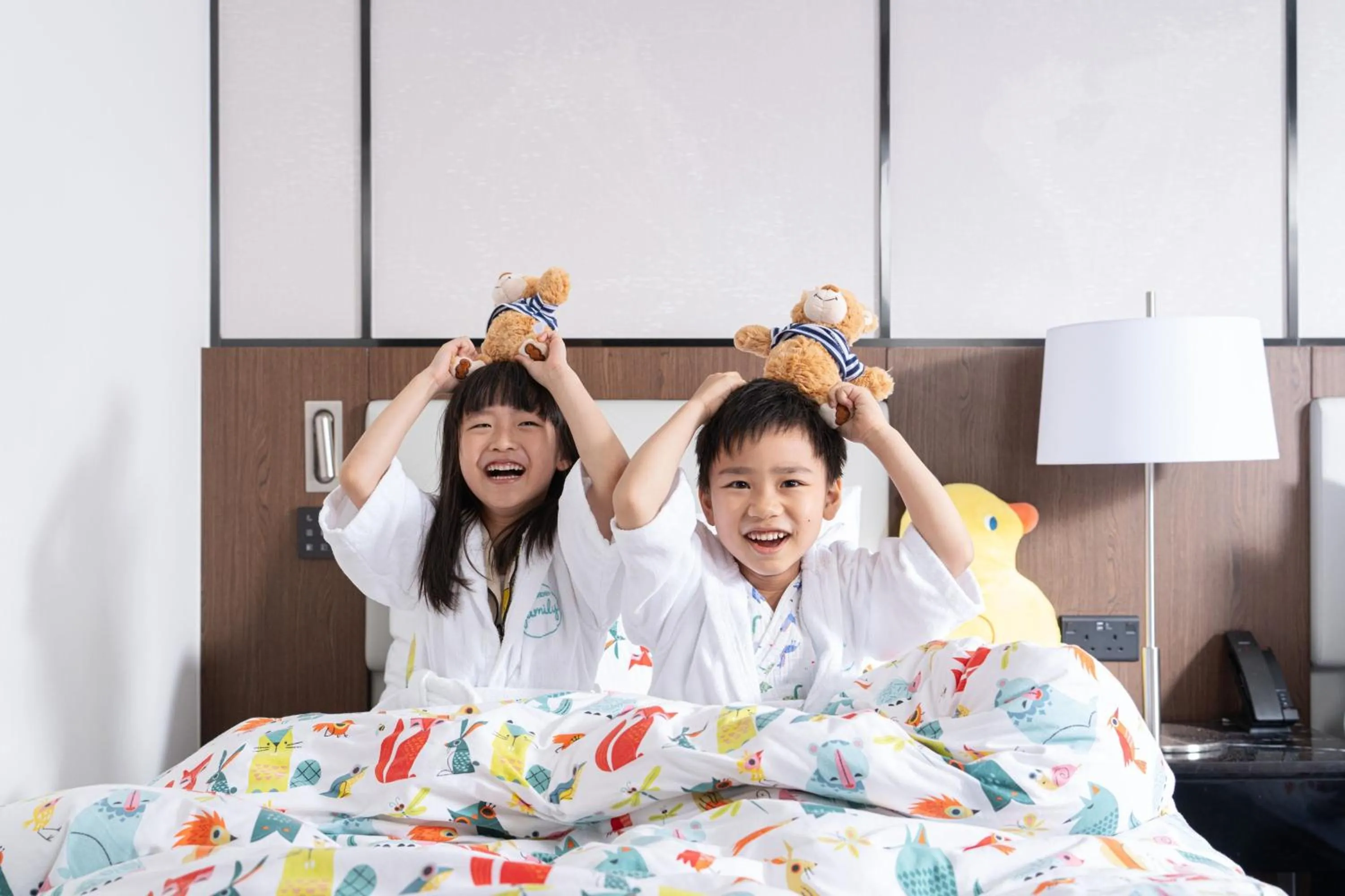 Photo of the whole room, Bed in Le Méridien Hong Kong, Cyberport