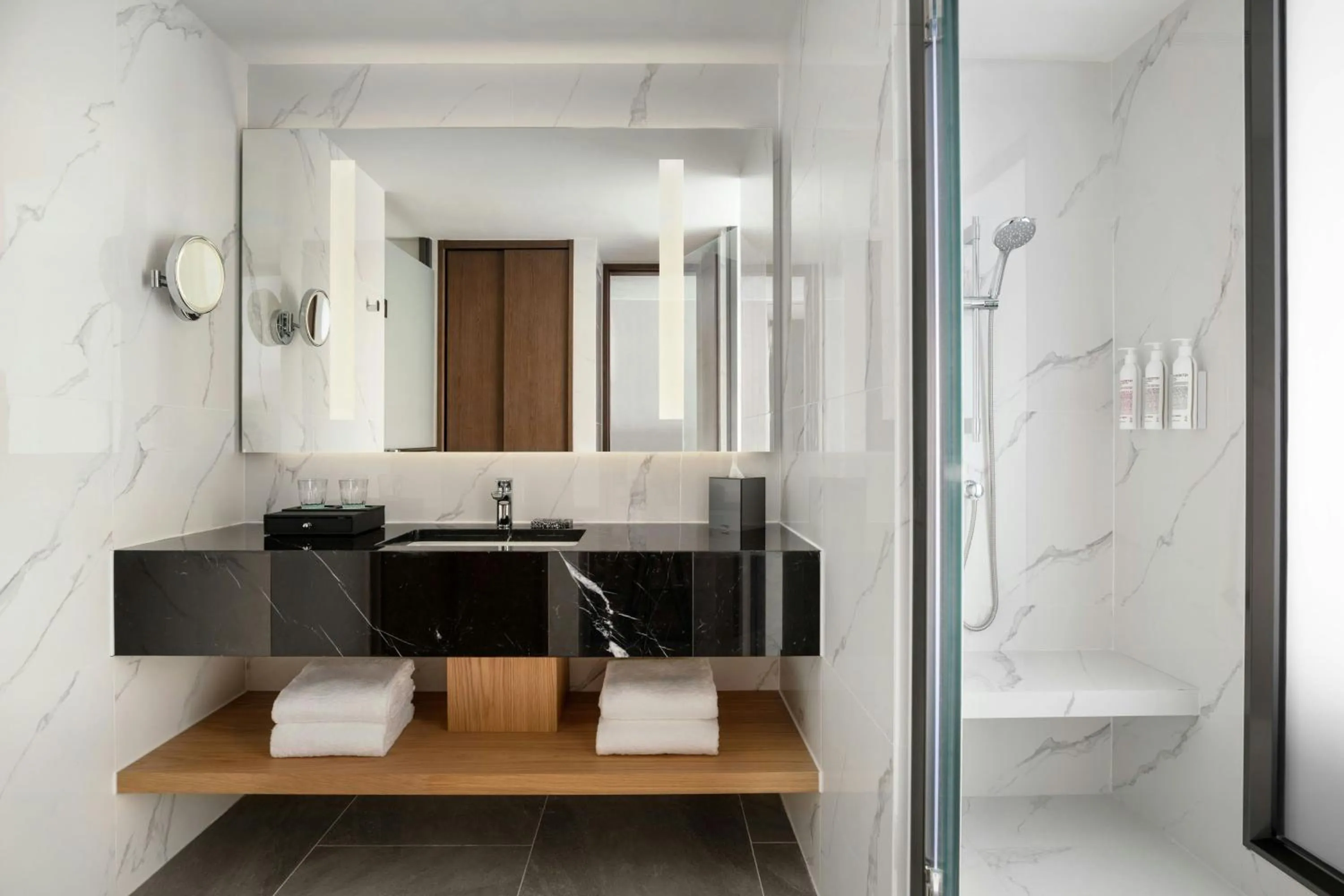 Bathroom in Le Méridien Hong Kong, Cyberport