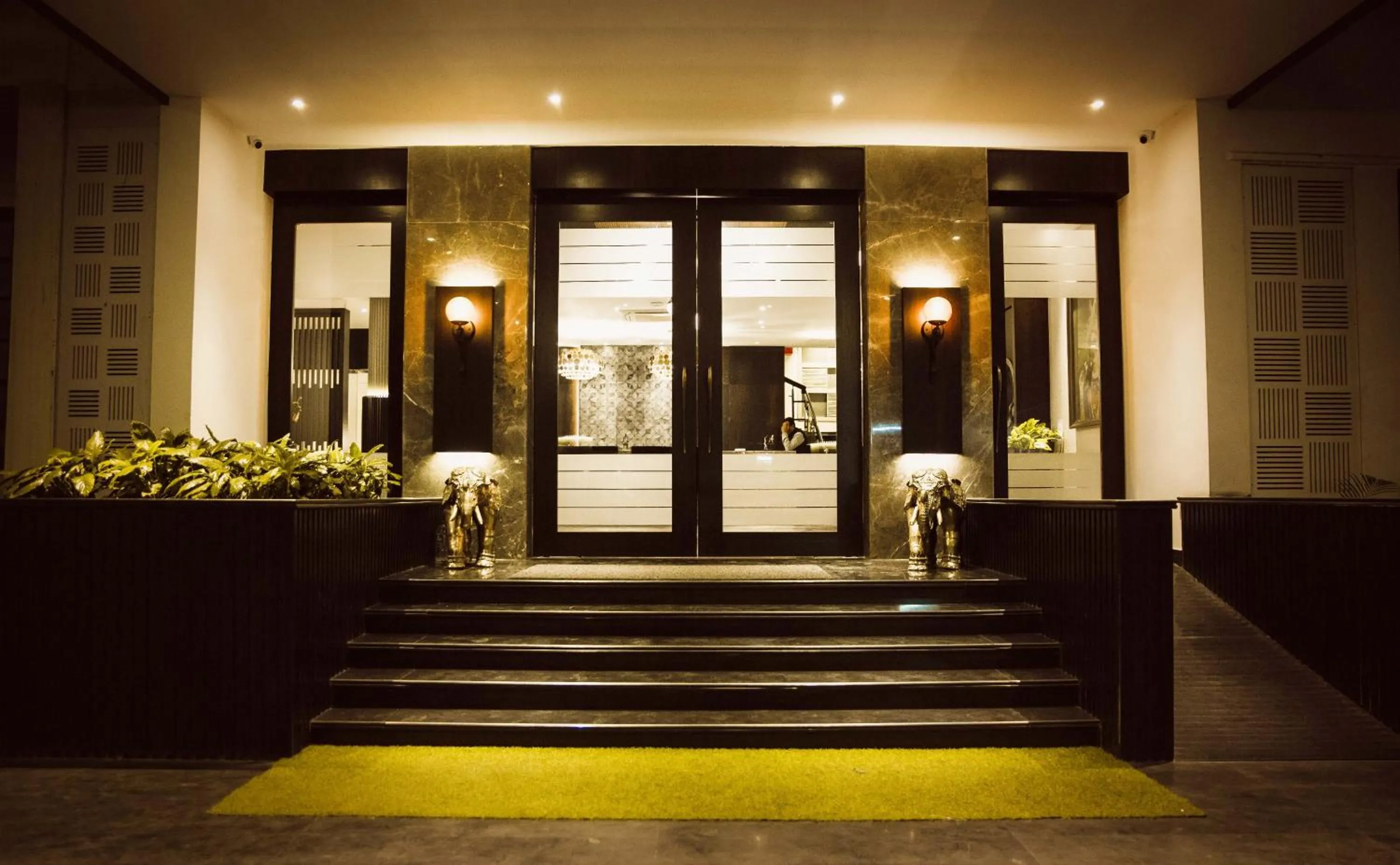 Facade/entrance in The Cindrella Hotel