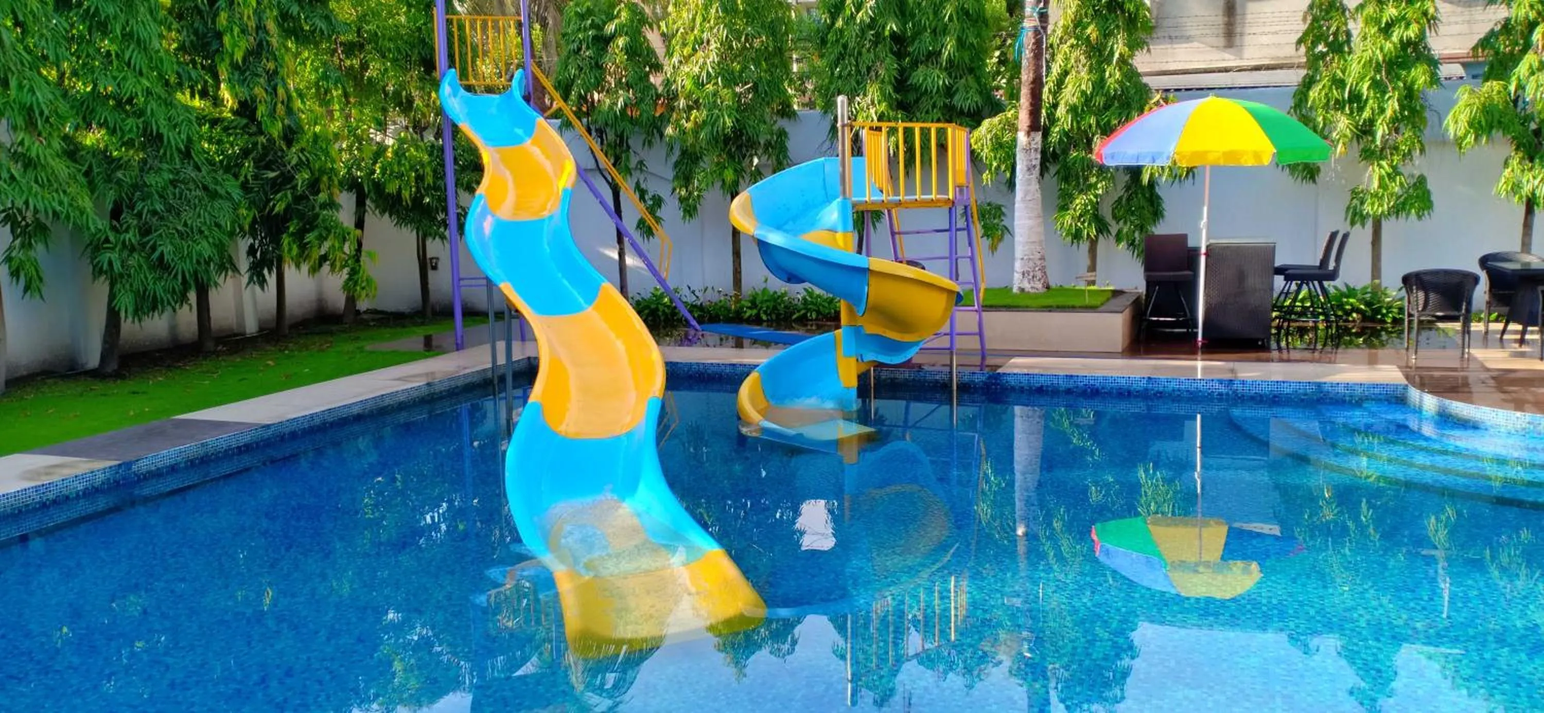 Swimming pool in The Cindrella Hotel