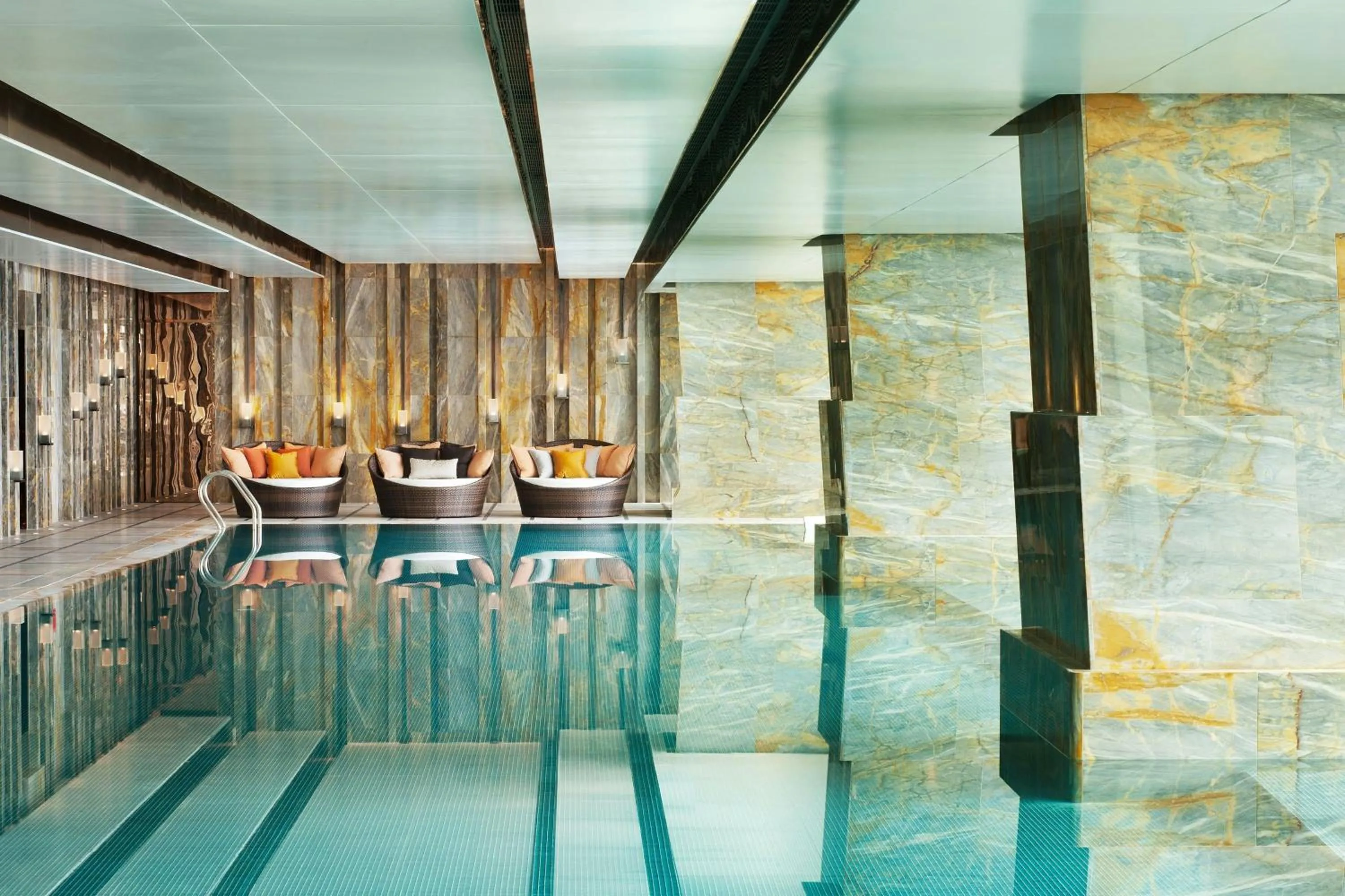 Swimming pool in The St. Regis Shenzhen