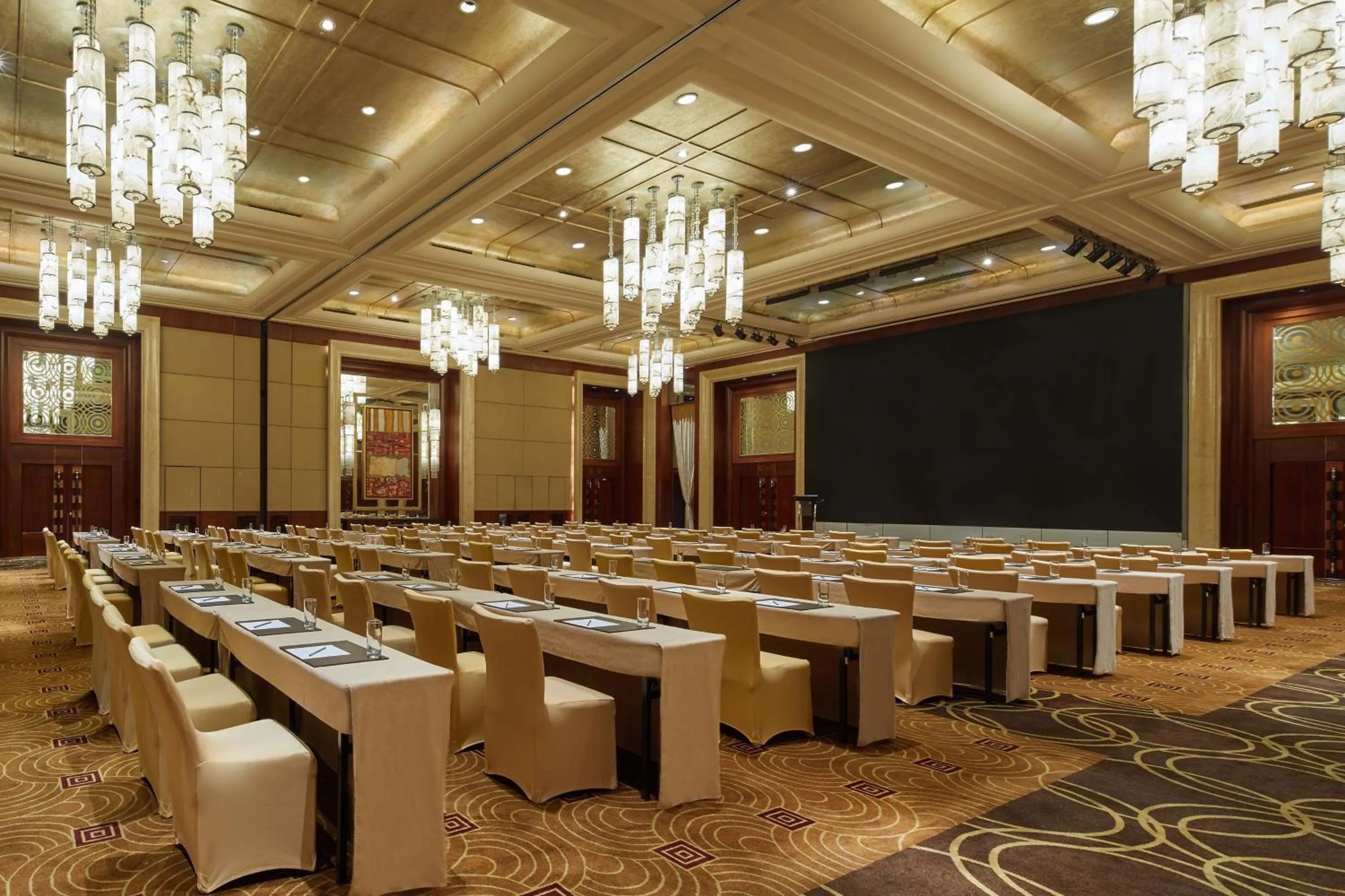 Meeting/conference room in Four Points by Sheraton Shenzhen