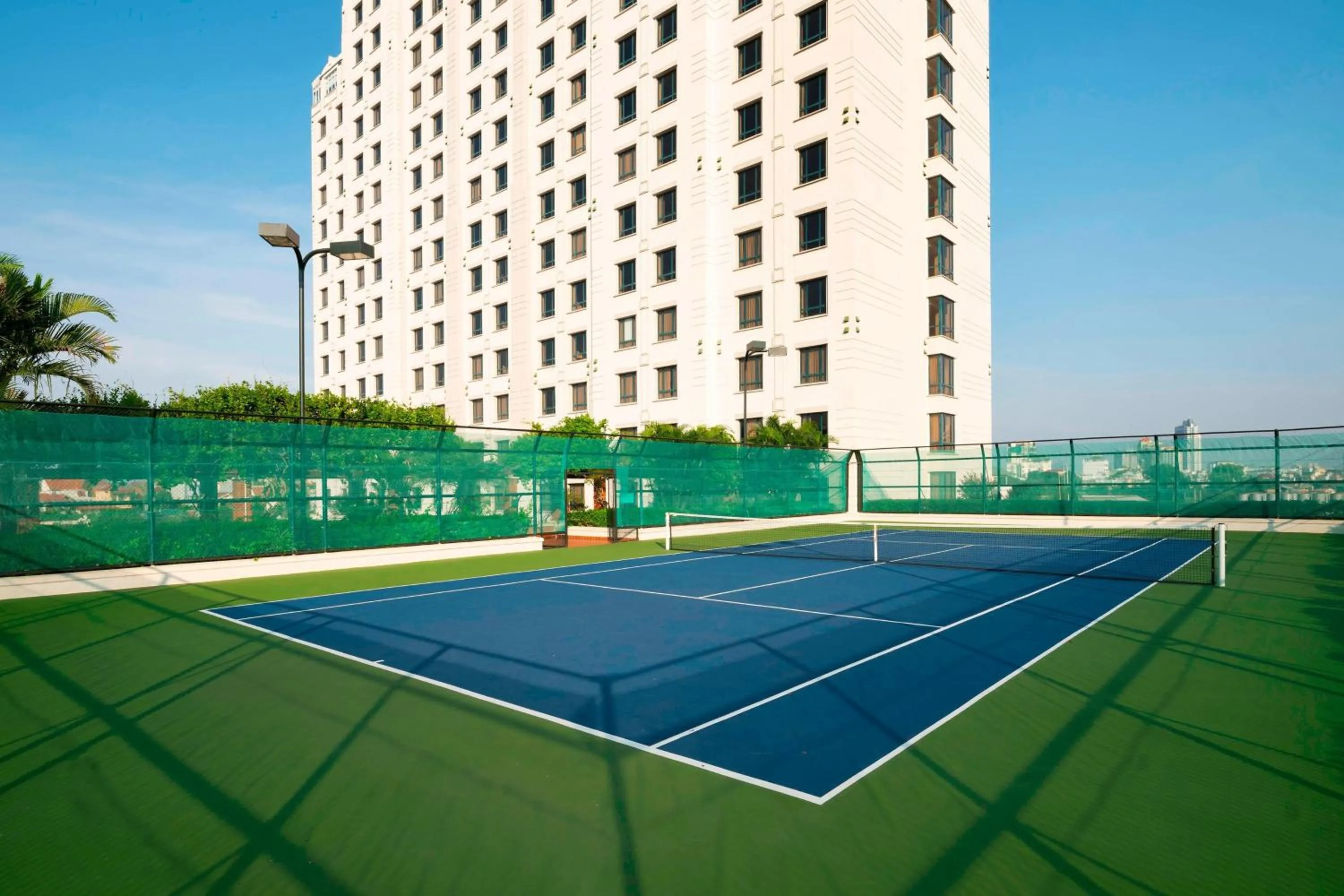 Tennis court in Sheraton Hanoi Hotel