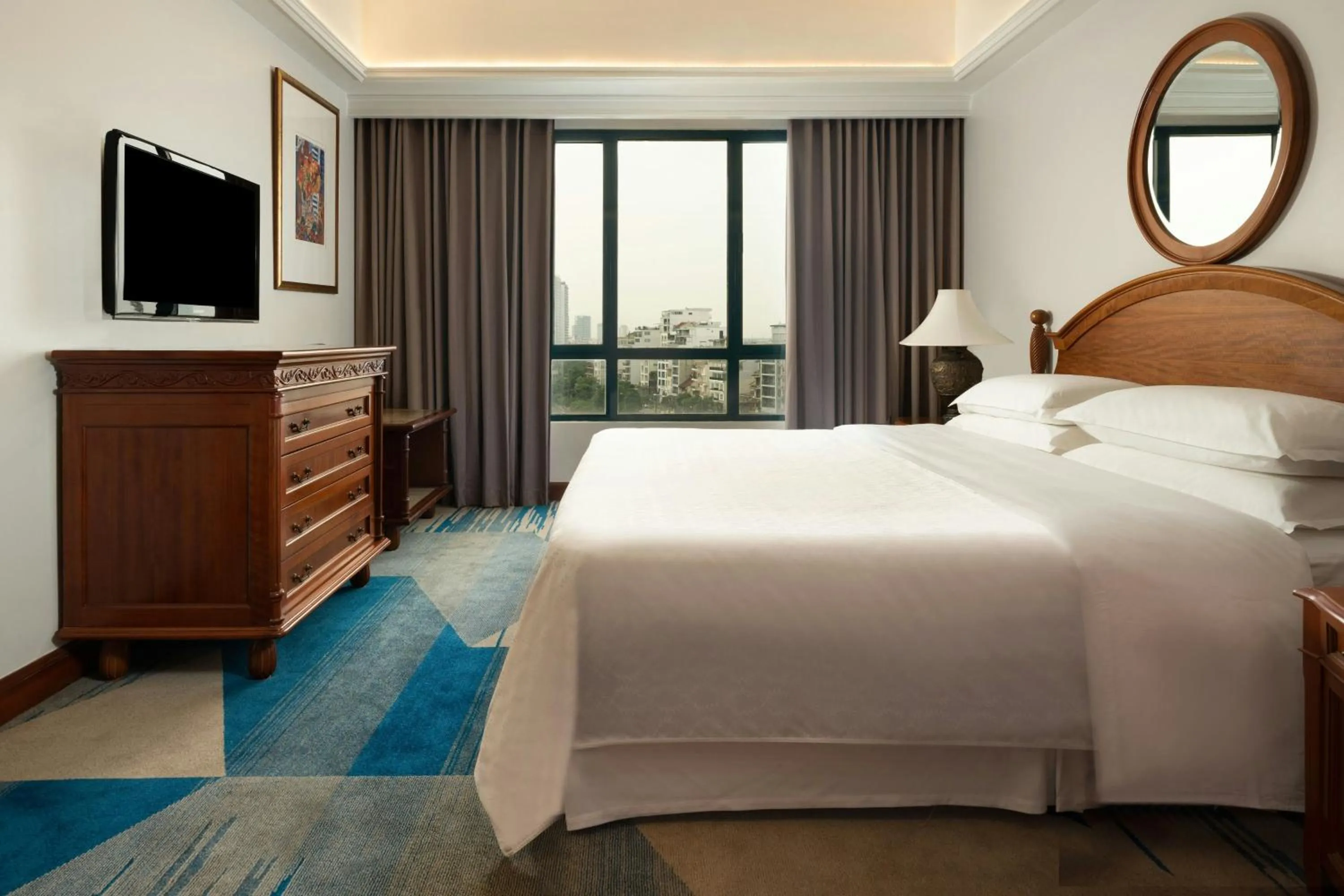 Bedroom, Bed in Sheraton Hanoi Hotel