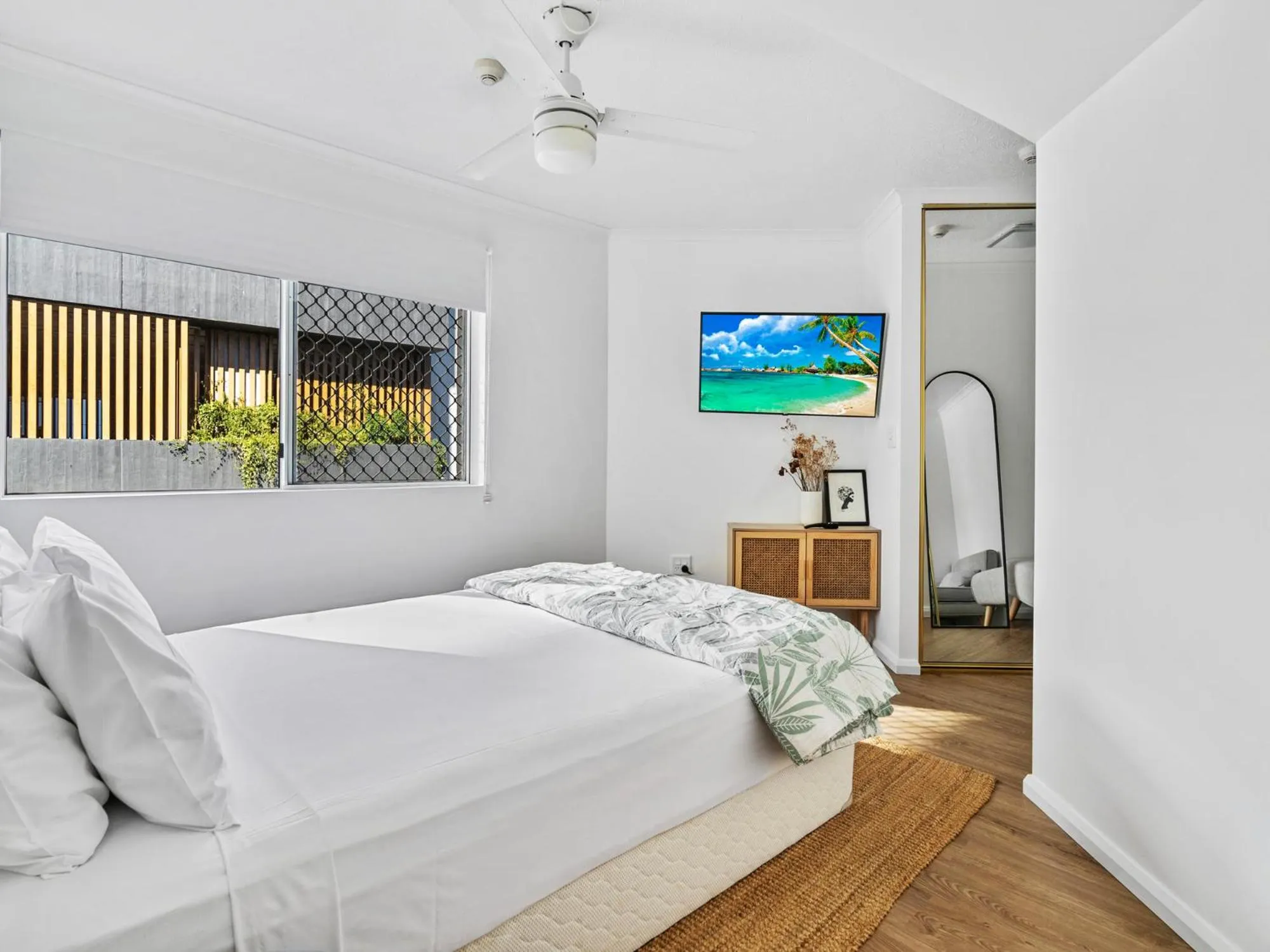 Bedroom, Bed in Markham Court