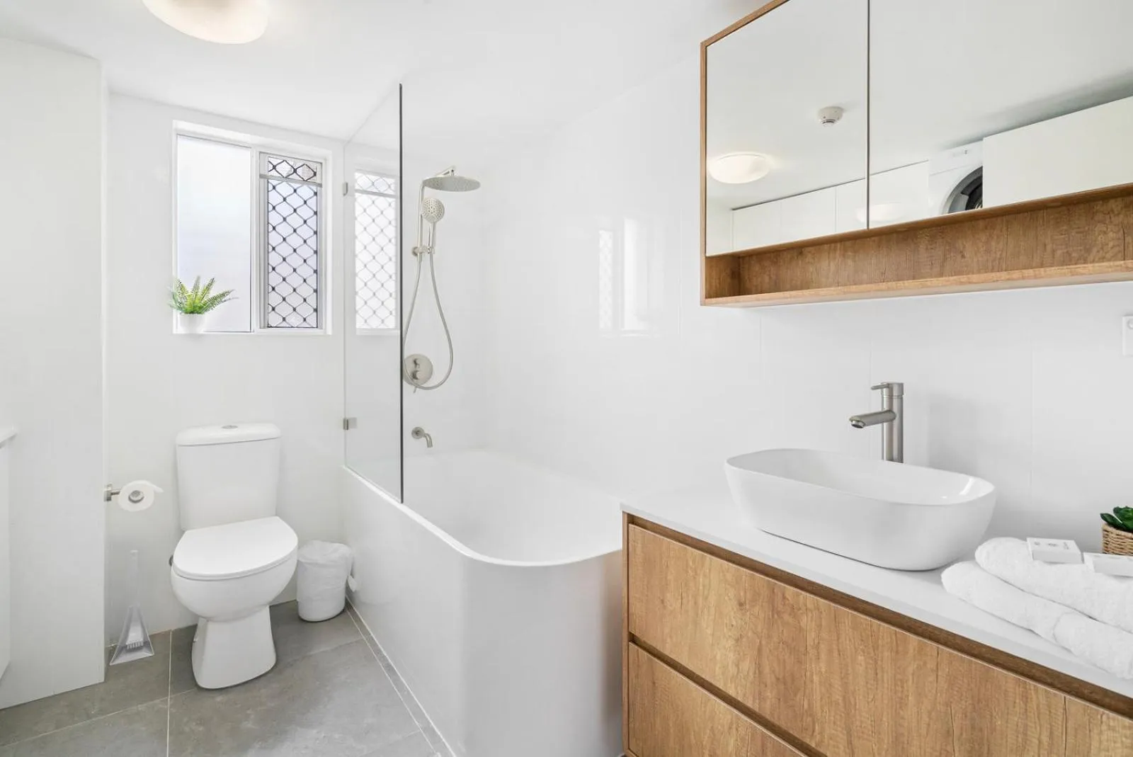 Shower in Markham Court