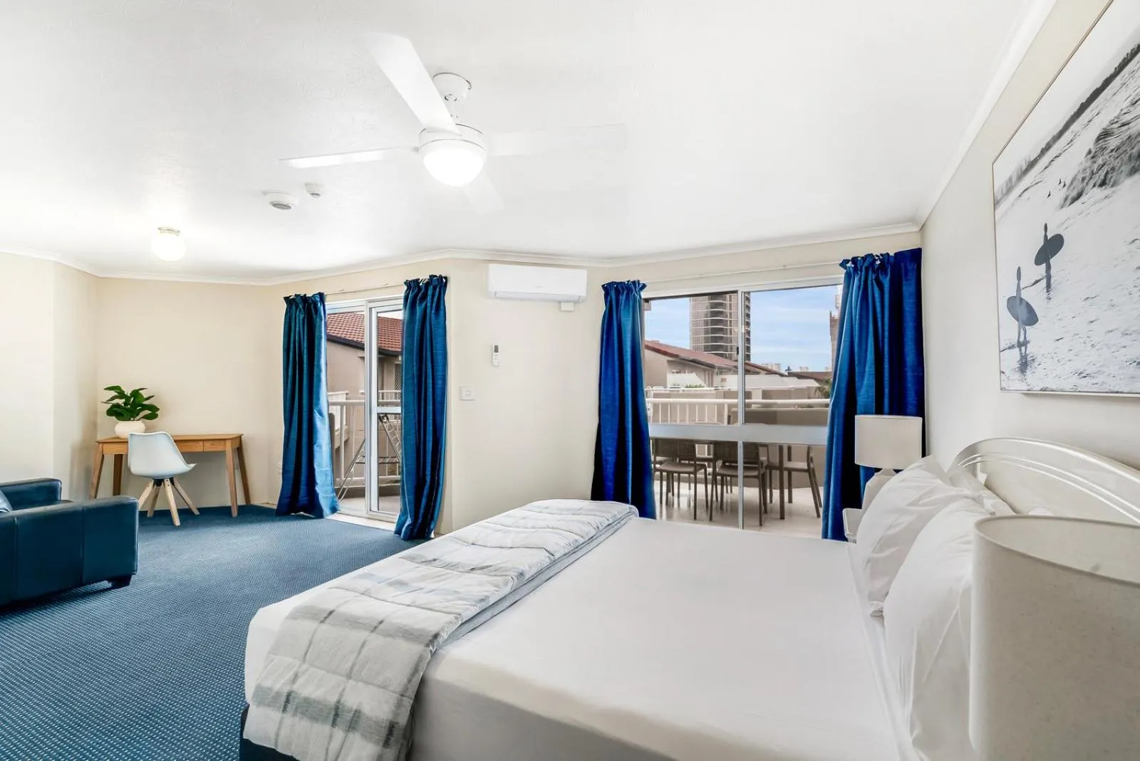 Bedroom, Bed in Markham Court