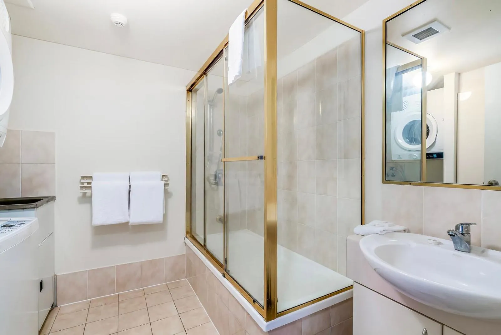 Bathroom in Markham Court