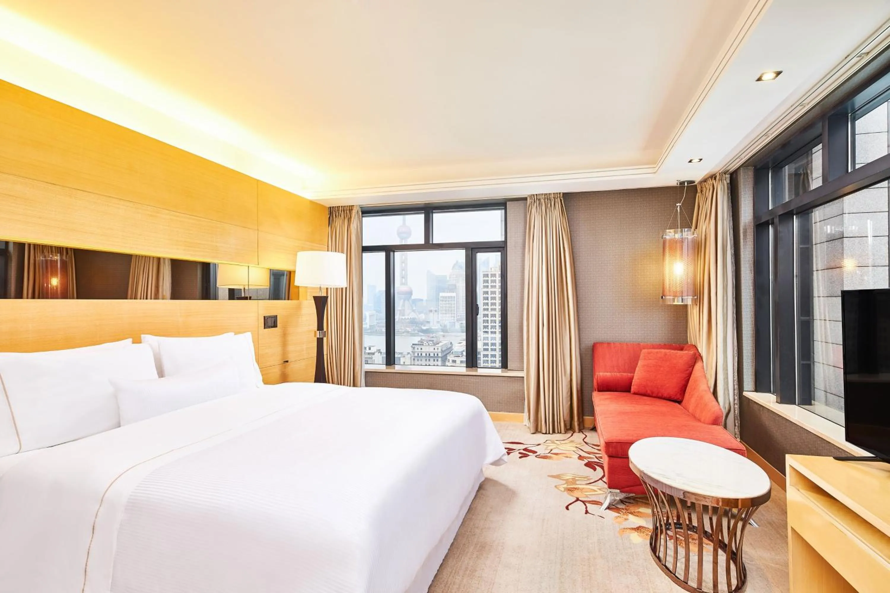 Photo of the whole room, Bed in The Westin Bund Center, Shanghai